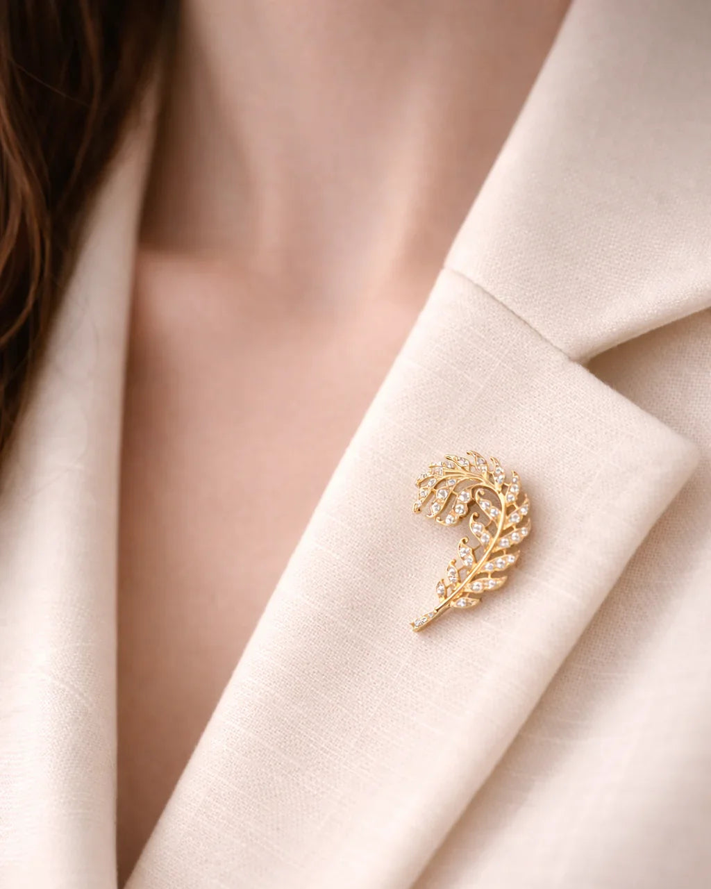 FOUNDATION JEWELLERS | 750 Y/G Peranakan Natural Diamond Pendant Brooch "Royal Feather" 6.57gm D53-0.48ct