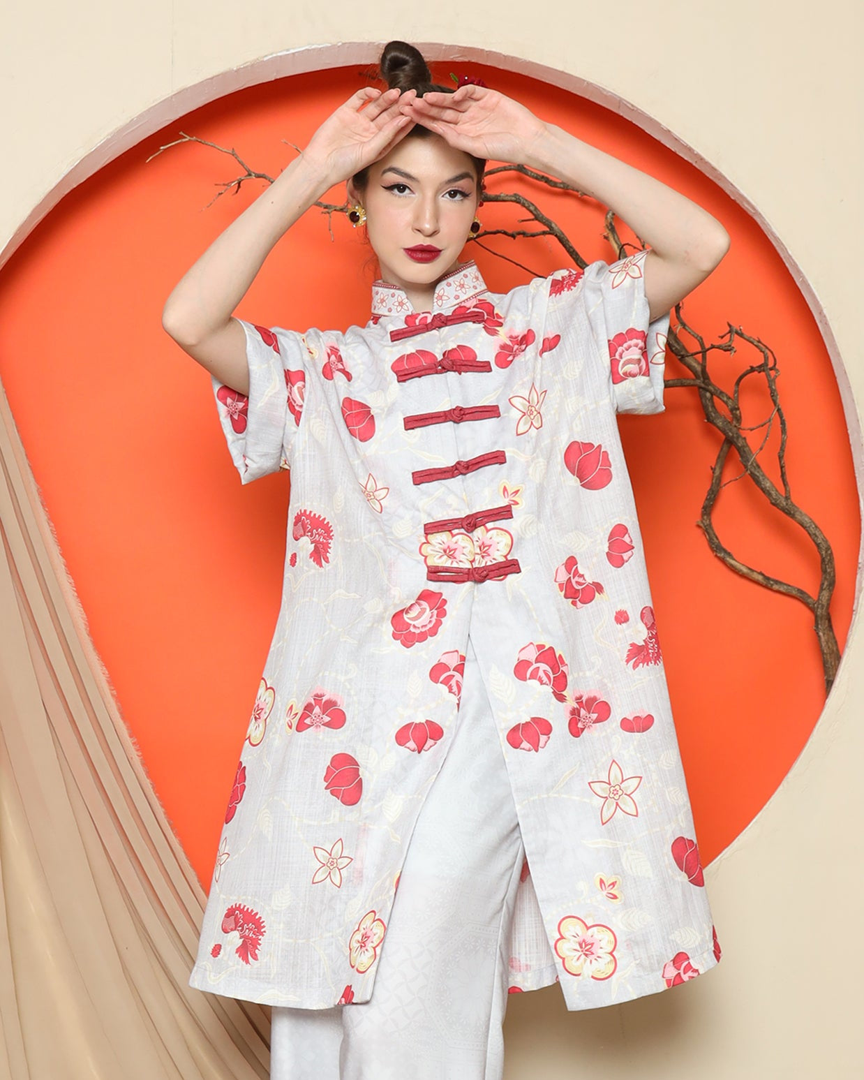 KANZI COLLECTION | Grey Floral Cheongsam Pant Set