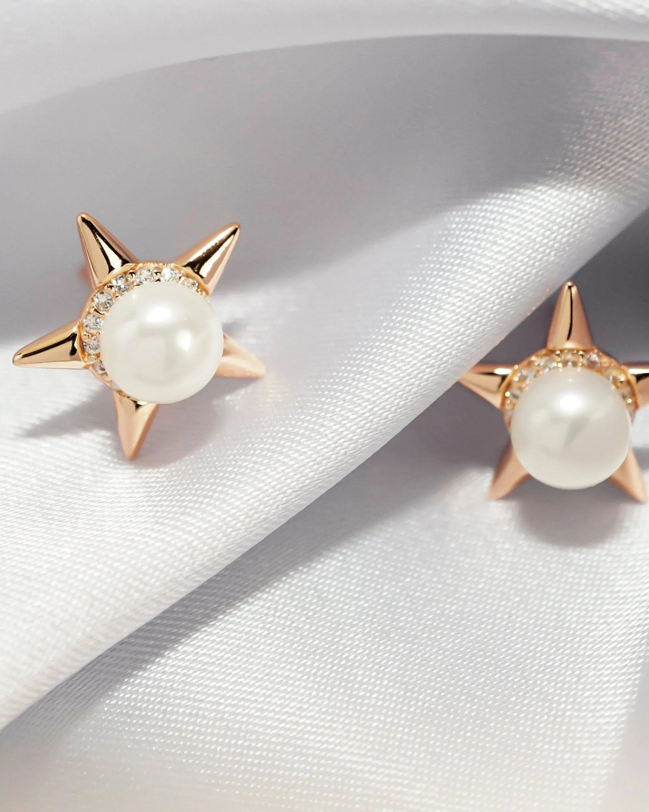 PEARLY LUSTRE | Asian Civilisations Museum Freshwater Pearl Earrings WE00231 | ACM Collection