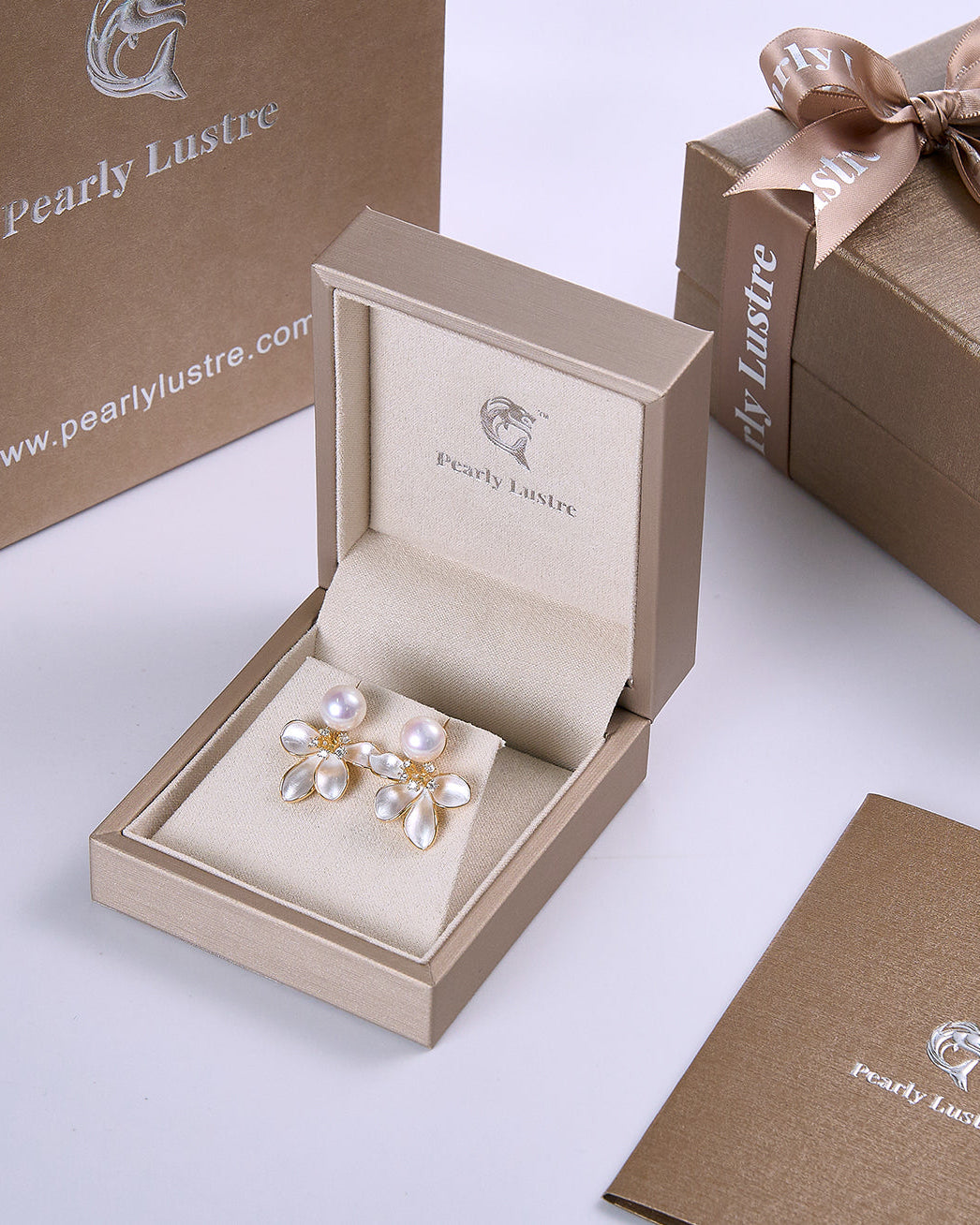 PEARLY LUSTRE | Top Grade Freshwater Pearl Earrings WE00802 | ORCHID