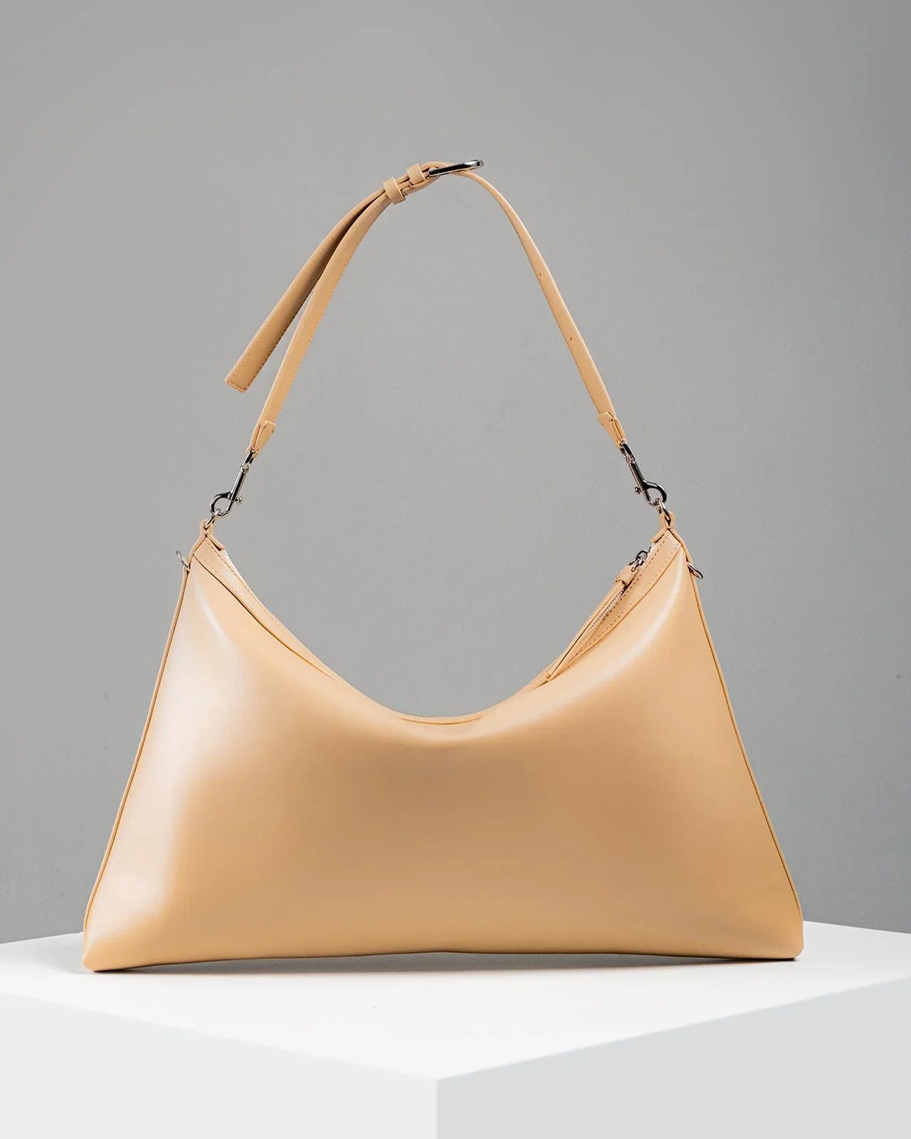 WU HAUS | Helix Leather Shoulder Bag
