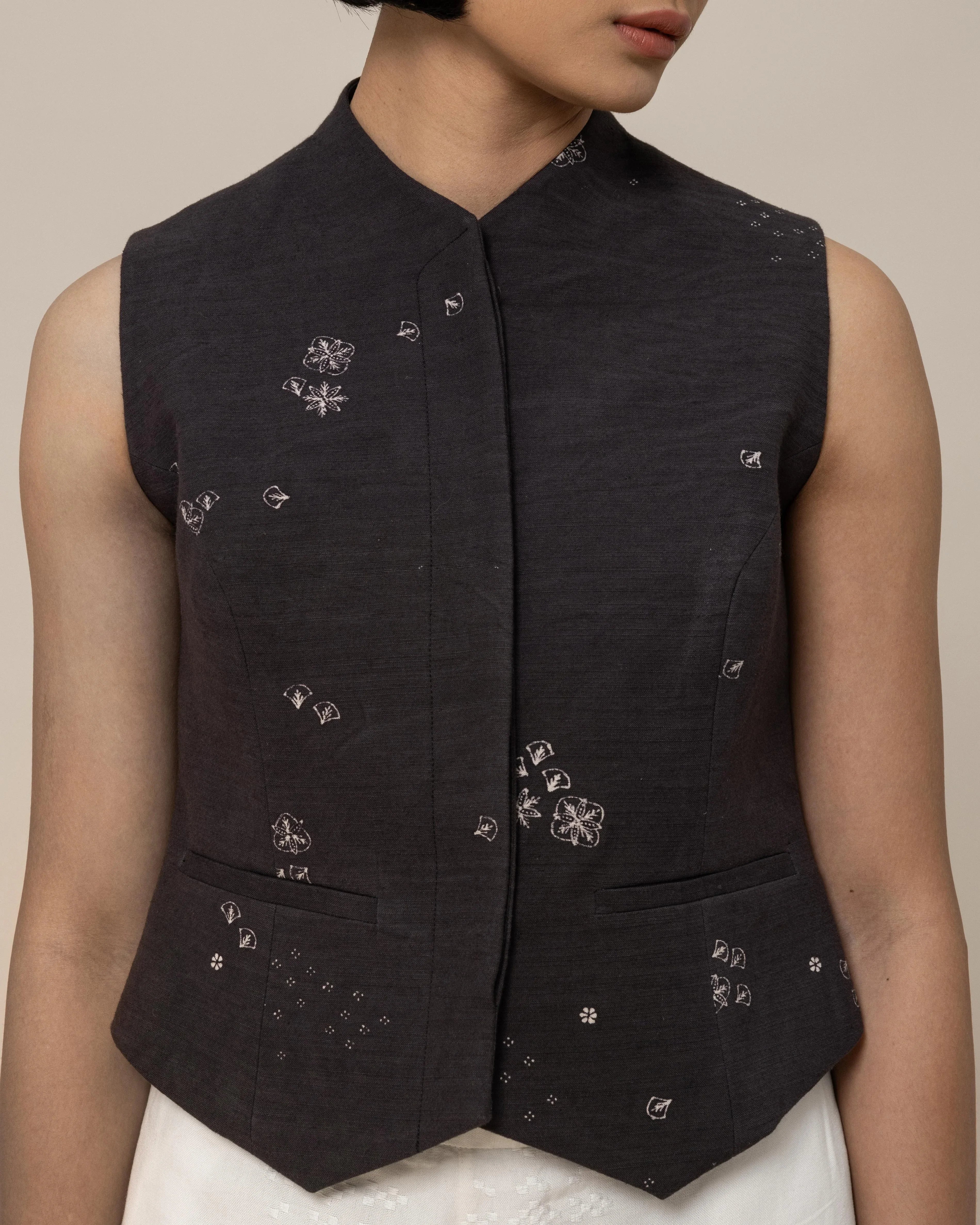 SUKKHA CITTA | SERIBU BUNGA - Structured Vest