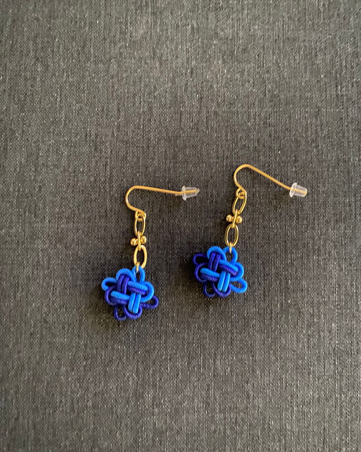 THE ANTECEDENT STORE | Minimalist Auspicious Knots - Duo Blue S2 Earrings