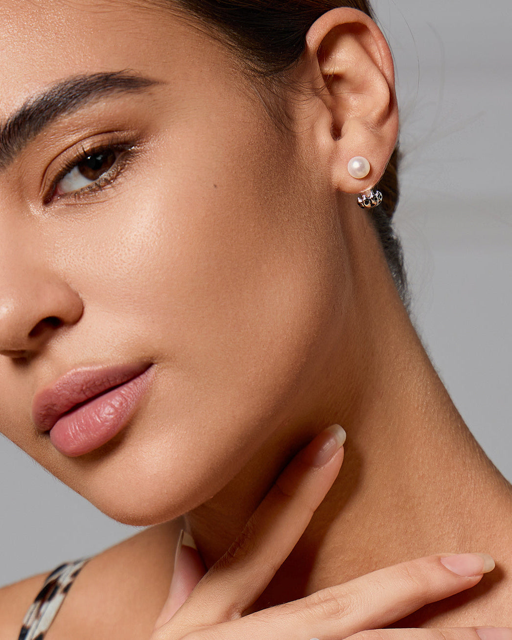 PEARLY LUSTRE | Top Grade Freshwater Pearl Necklace & Earrings Set WS00132 | SAFARI