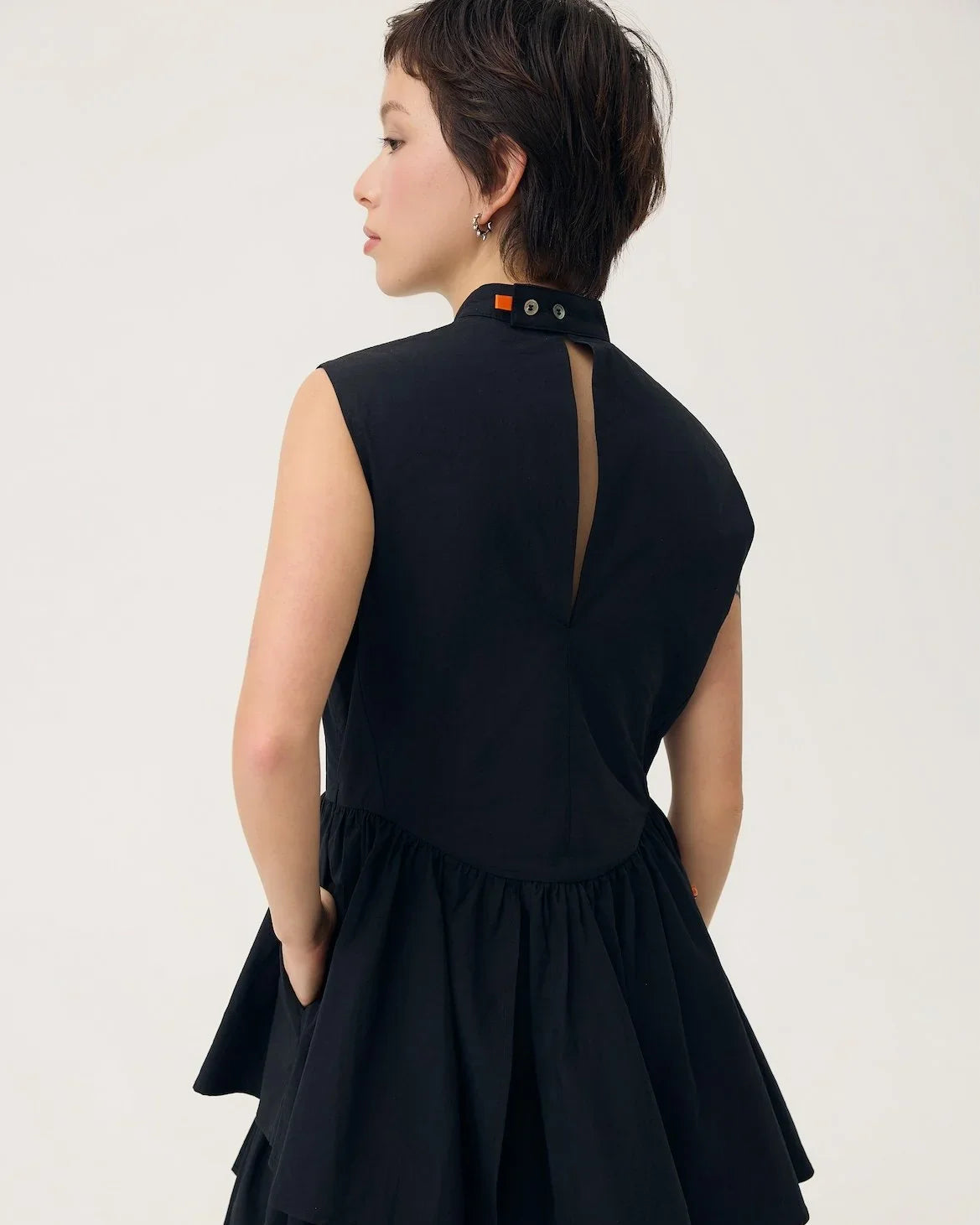 3EIGHTH | UTSURO Crop Shirt in Toner Black