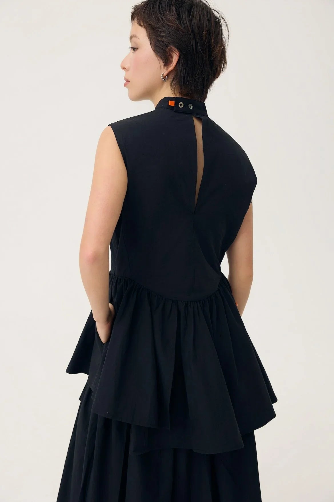3EIGHTH | UTSURO Crop Shirt in Toner Black