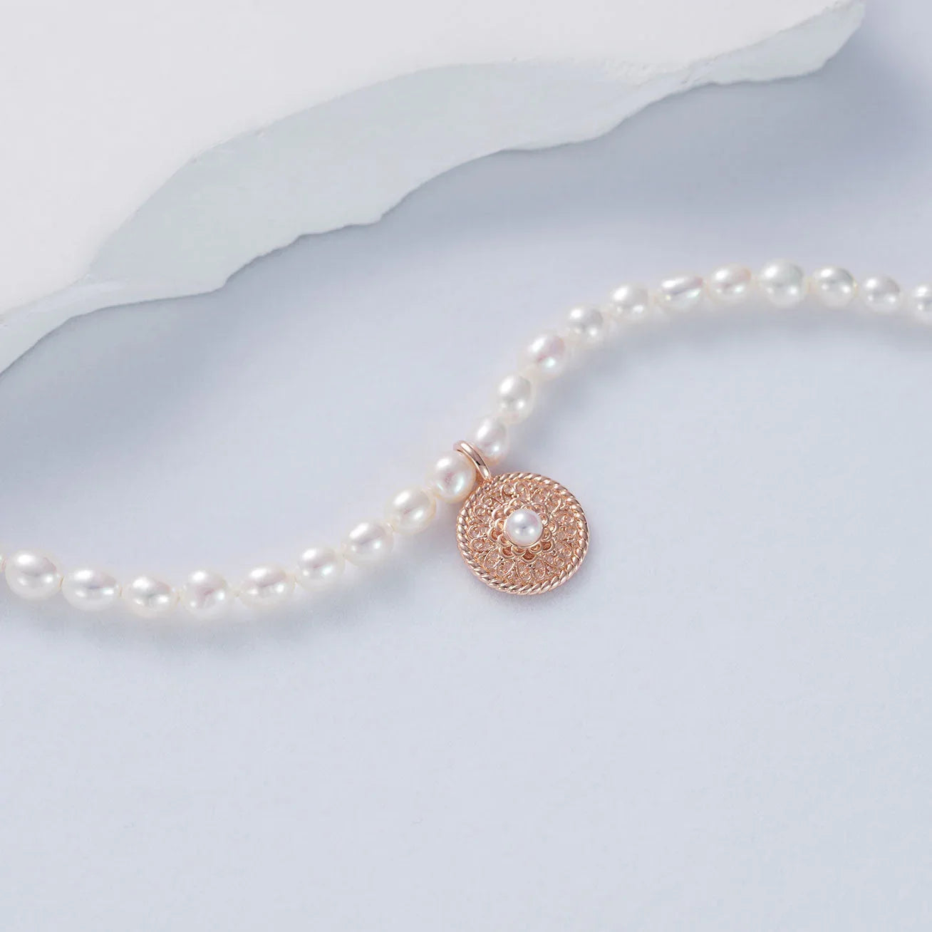 PEARLY LUSTRE | Asian Civilisations Museum Freshwater Pearl Bracelet WB00237 | ACM Collection