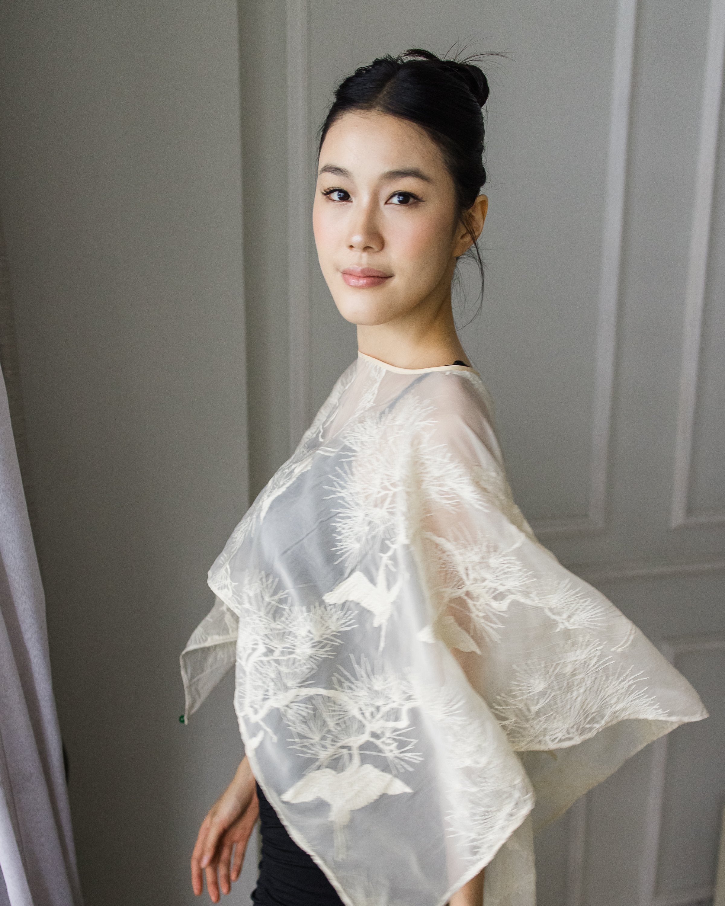 PAOPAO | 鹤 HÈ Sheer Cape