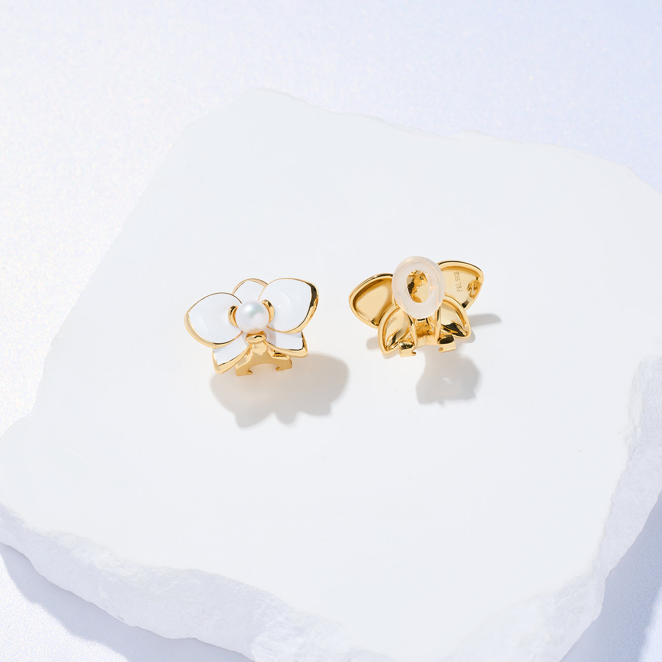 PEARLY LUSTRE | Clip-On Top Grade Freshwater Pearl Earrings WE00832 | ORCHID