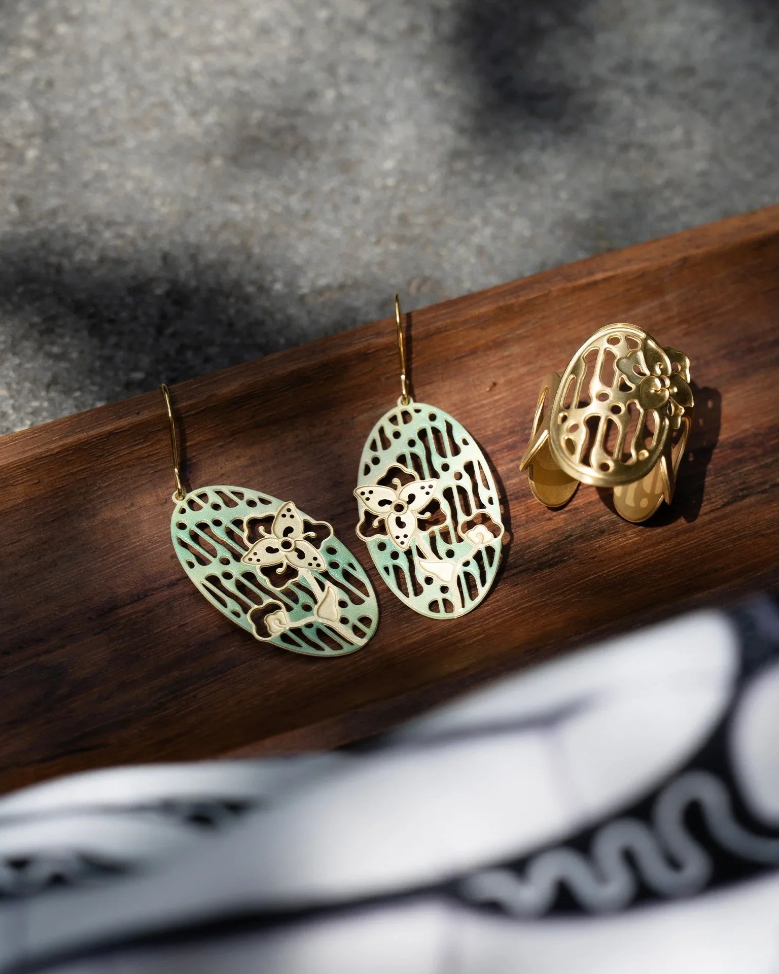 EMBRACE JEWELLERY | Parang Floral Earrings