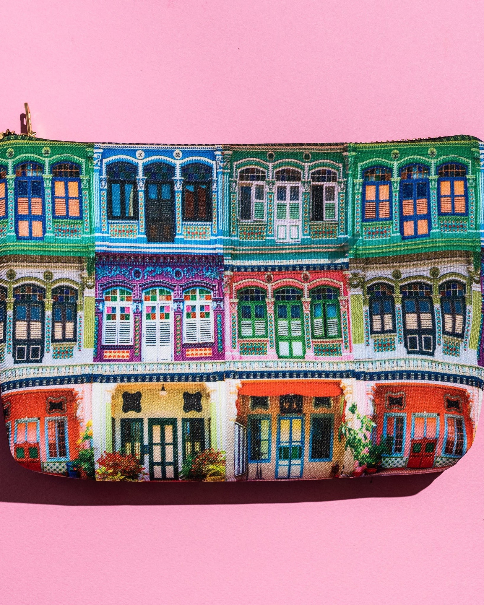 PHOTO PHACTORY | Colorful Rowhouse Design Travel Pouch
