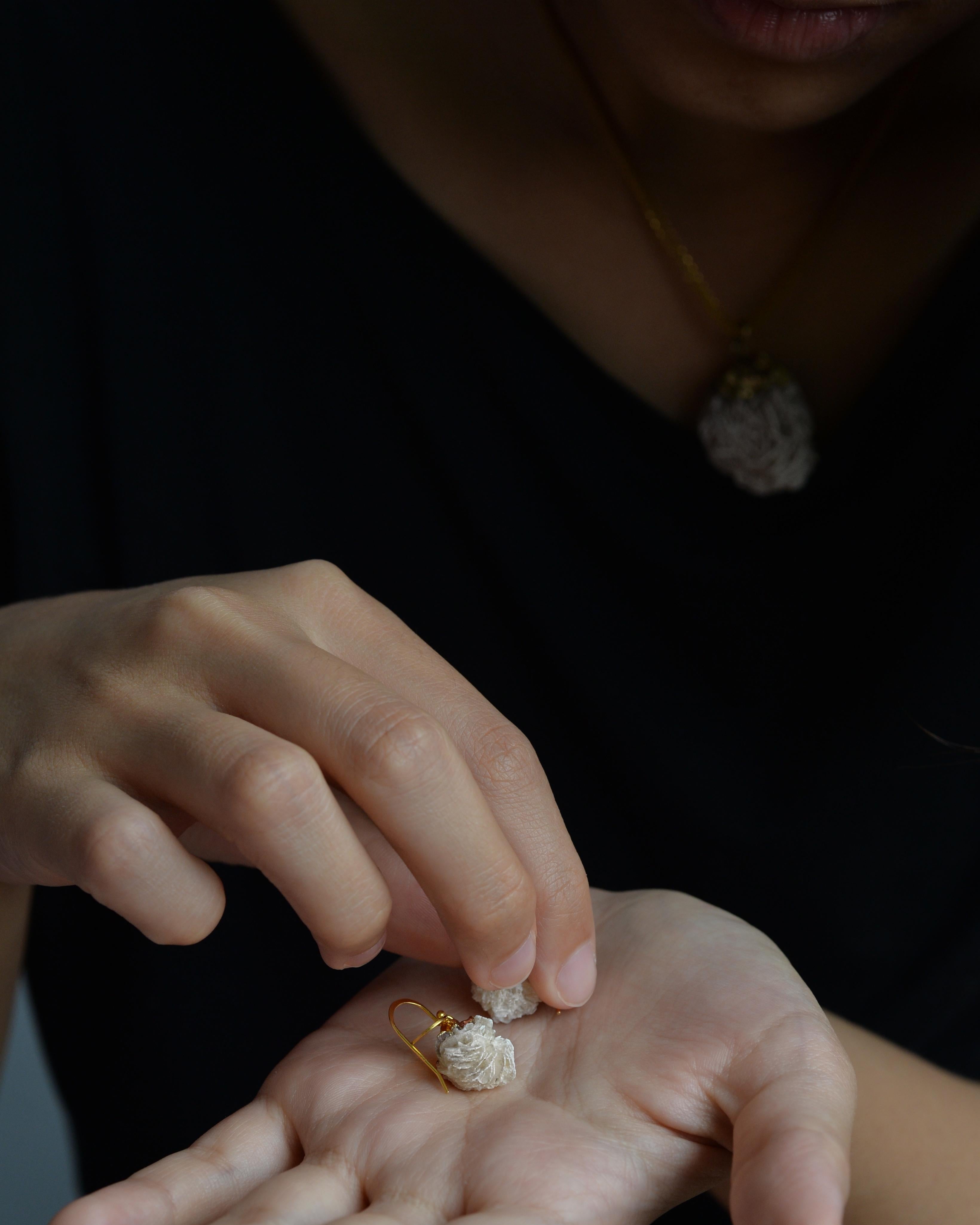 MARILYN TAN JEWELLERY | Beige Mini Desert Rose Gold Hook Earrings