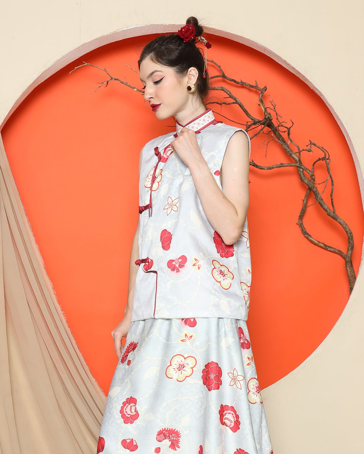 KANZI COLLECTION | Grey Cheongsam Floral Vest With Floral Skirt