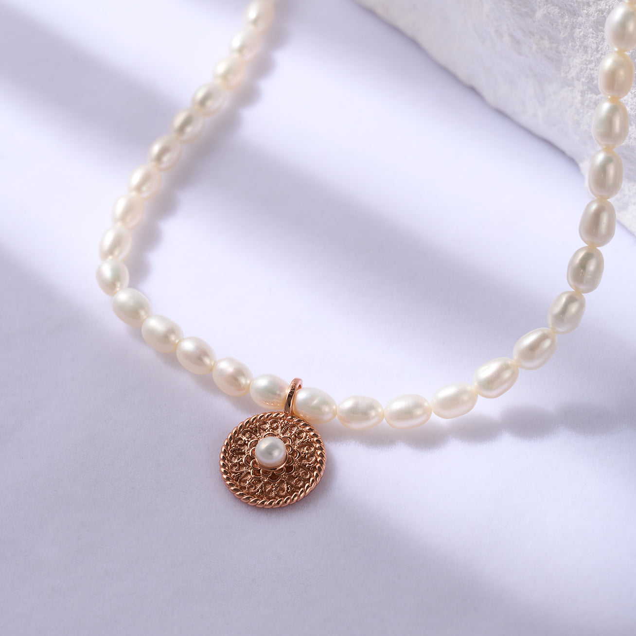 PEARLY LUSTRE | Asian Civilisations Museum Freshwater Pearl Necklace WN00703 | ACM Collection