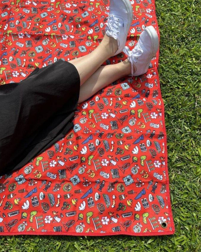 THE ART FACULTY | Picnic Mat With Pegs