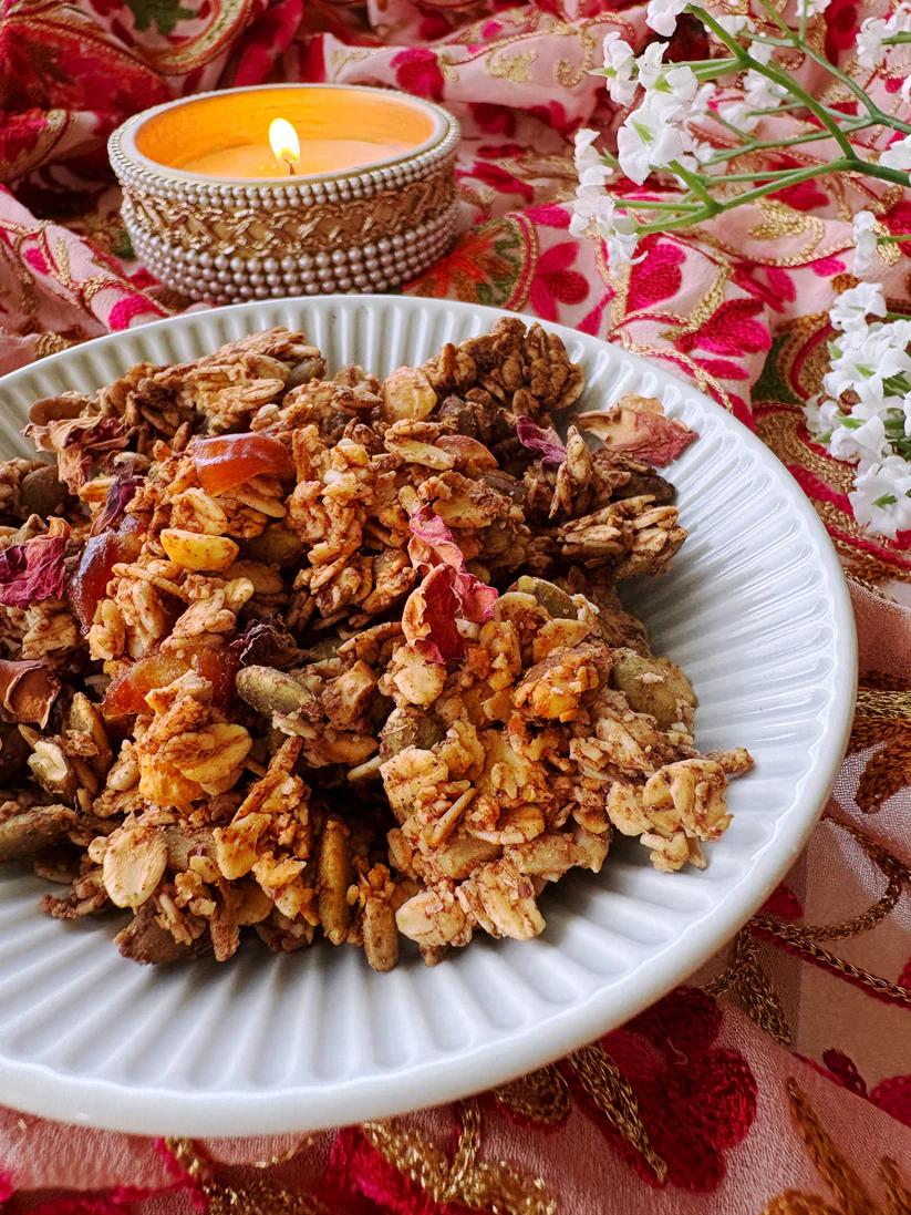 EVERIDAY | Cardamom Rose Granola