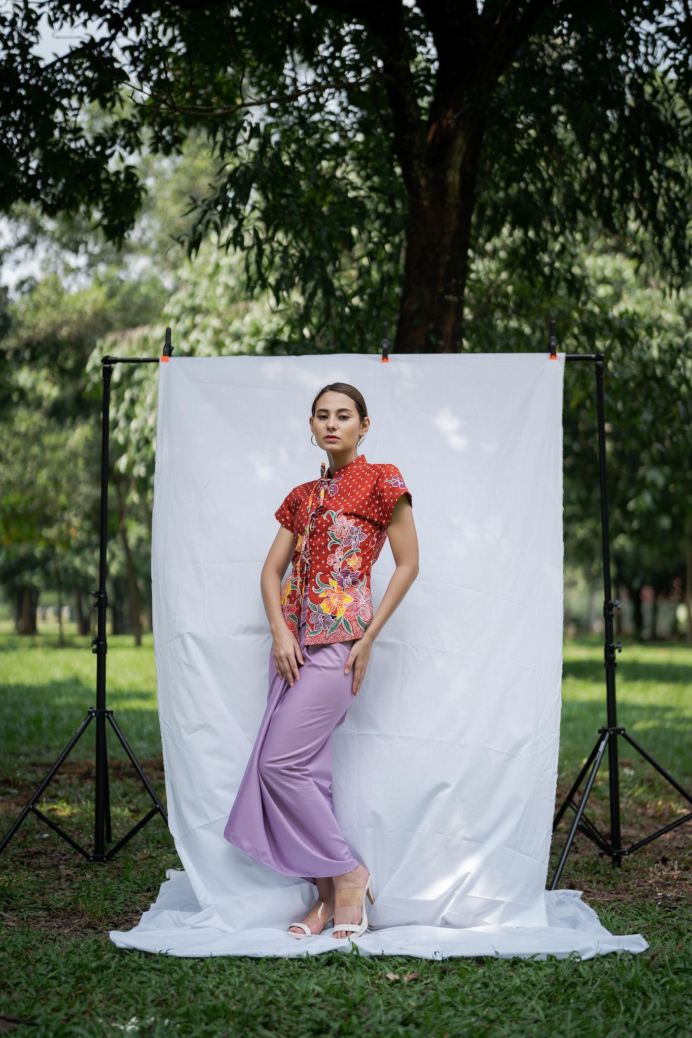 STUDIO GYPSIED | Batik Kebaya Sofea In Anggrek Rose