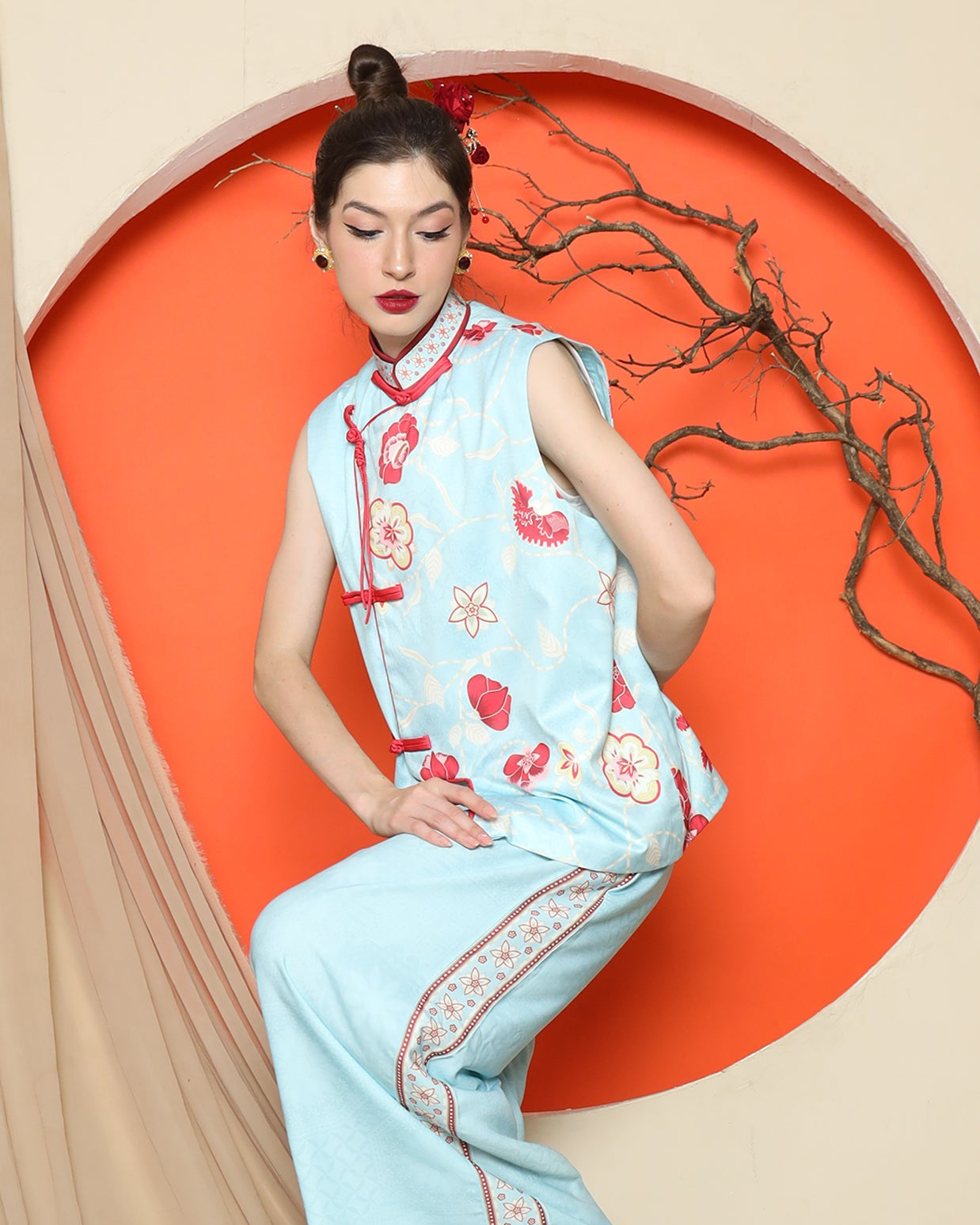 KANZI COLLECTION | Blue Cheongsam Floral Vest With Pant Set