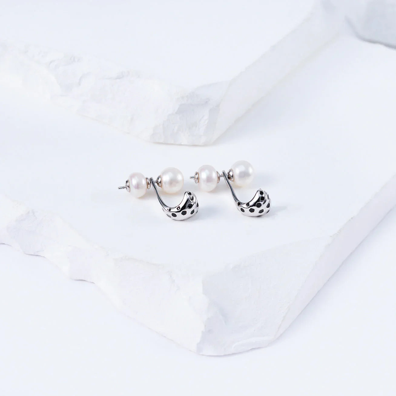 PEARLY LUSTRE | Top Lustre Freshwater Pearl Earrings WE00777 | SAFARI
