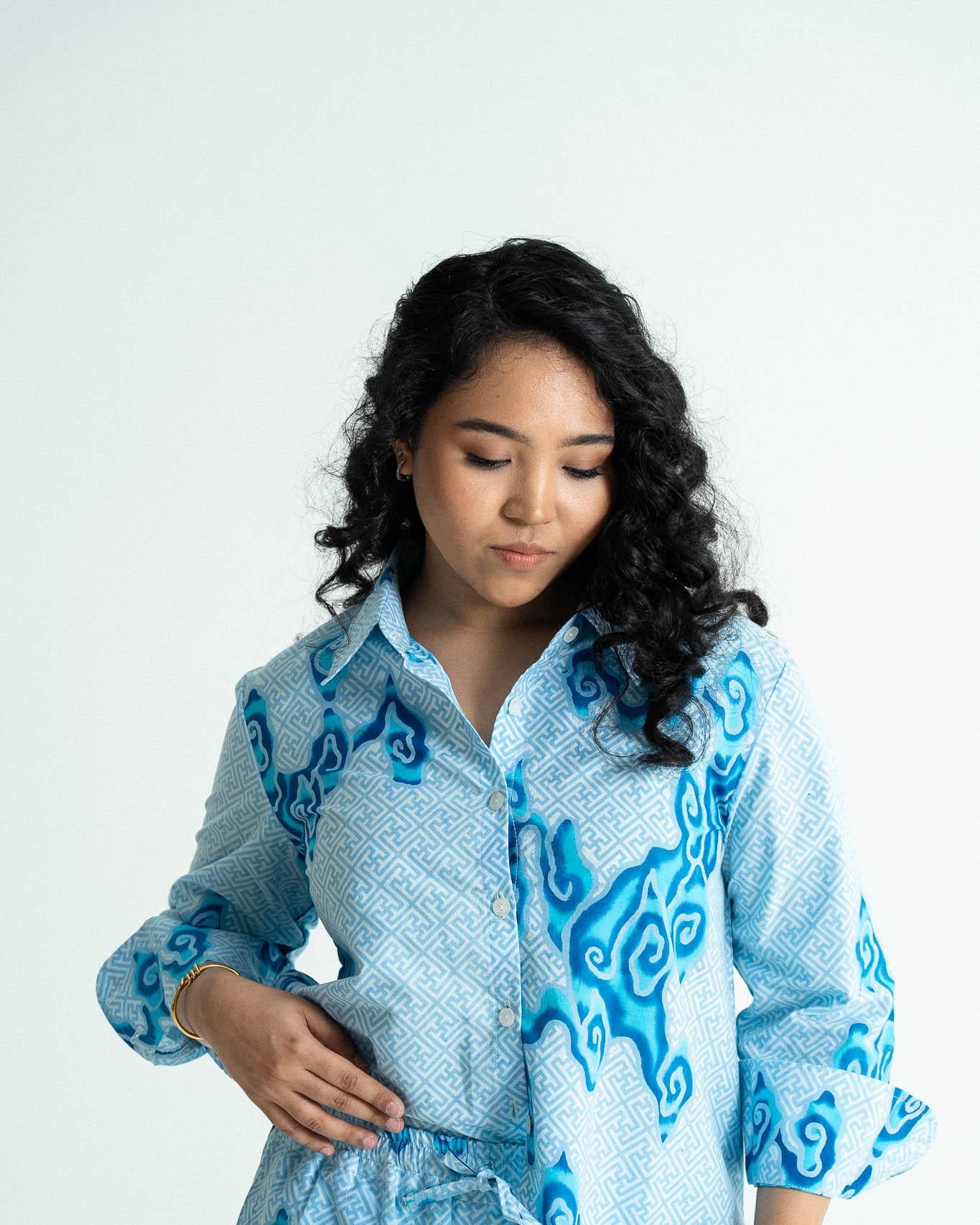 STUDIO GYPSIED | Batik Studio Shirt In Tumbuh Porcelain