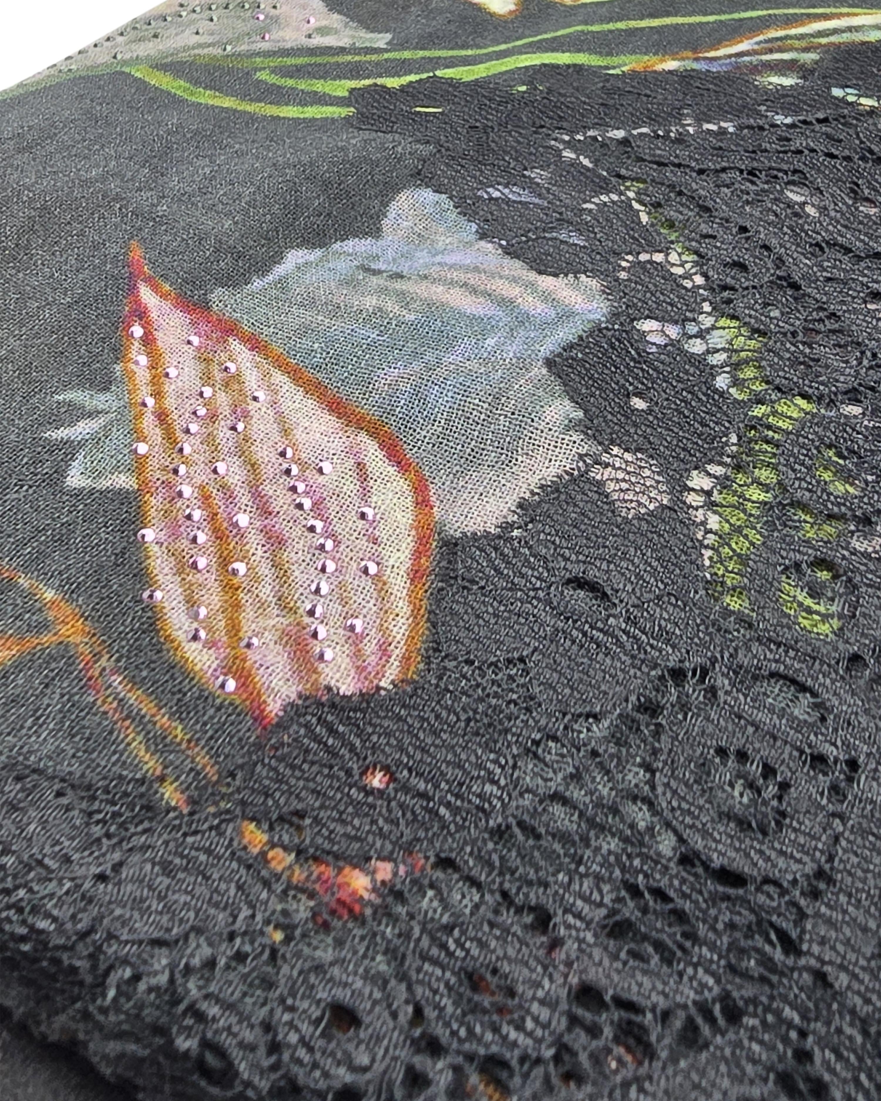 QUEENMARK | AN Printed Shawl 2024 Assorted Black Leaf