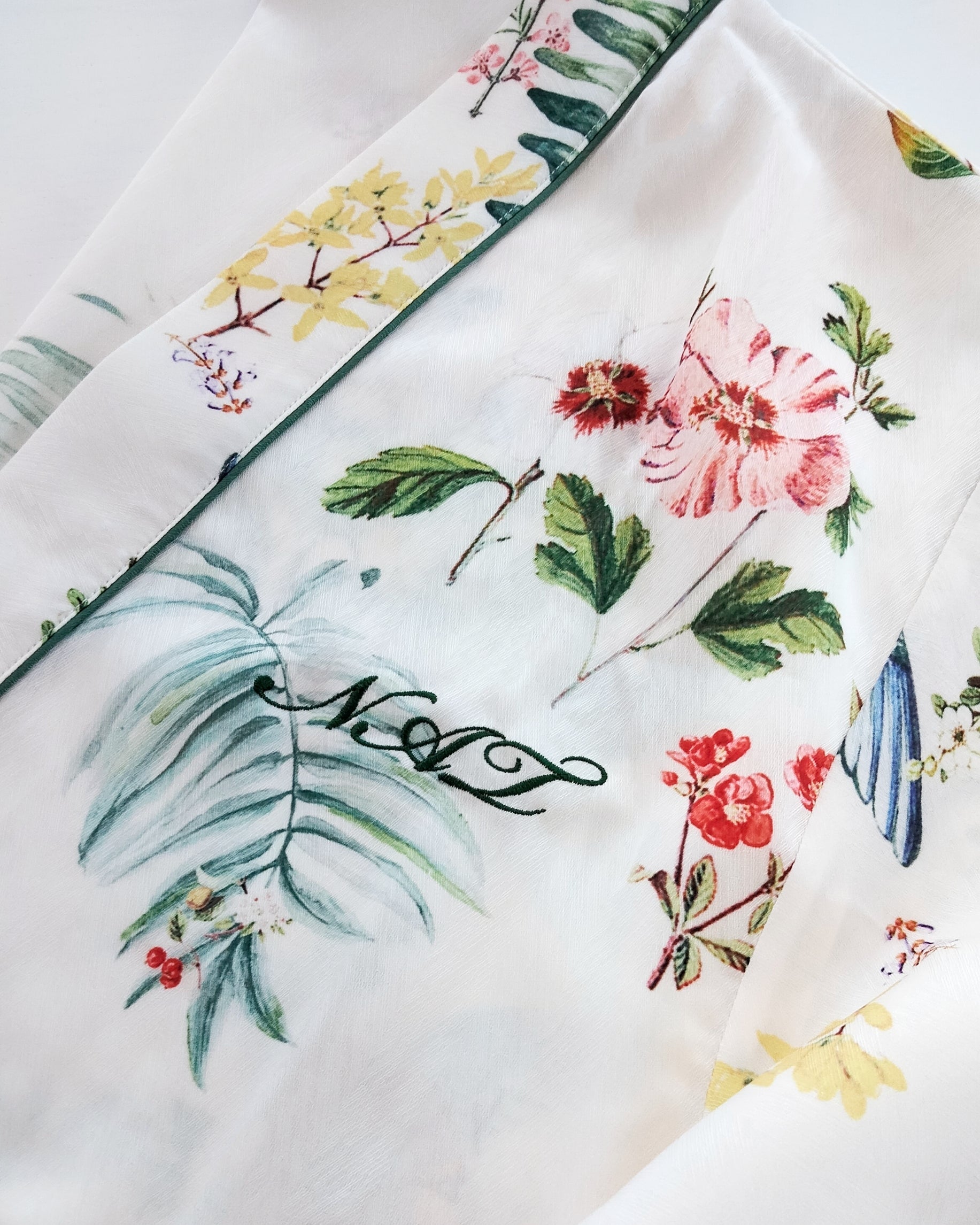 BELLS & BIRDS | Paradiso Floral Robe