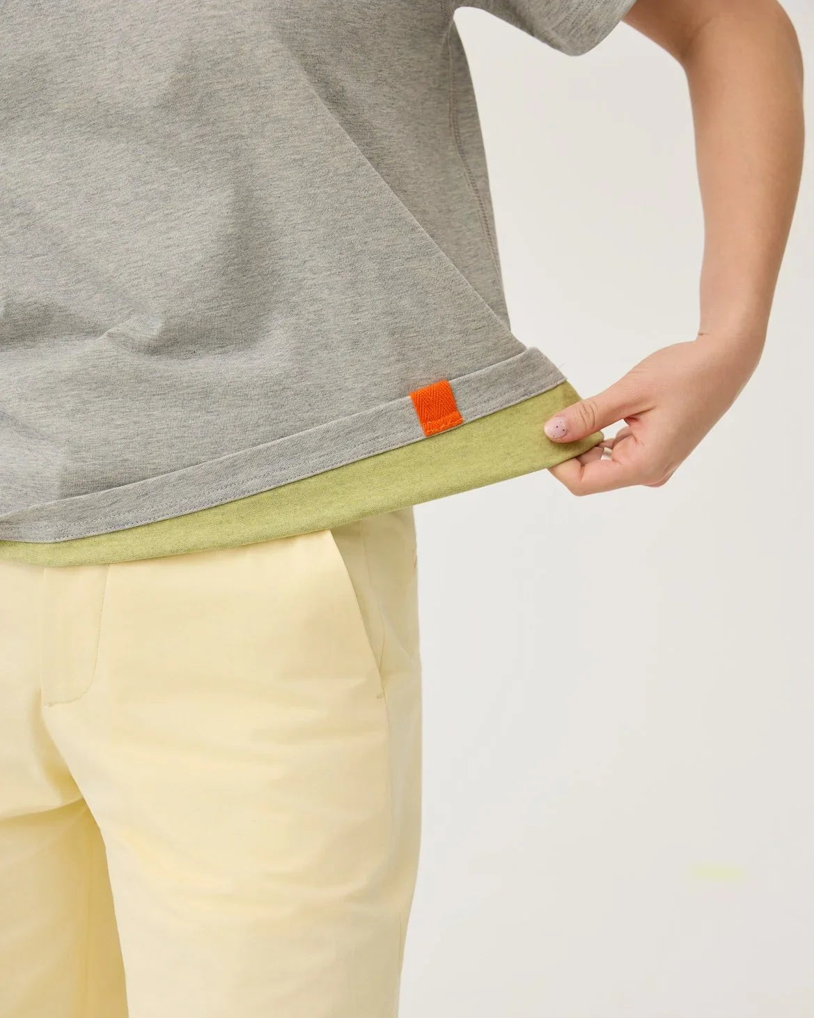 3EIGHTH | Everyday Reversible Tee In Zinc Grey & Lemon Fizz