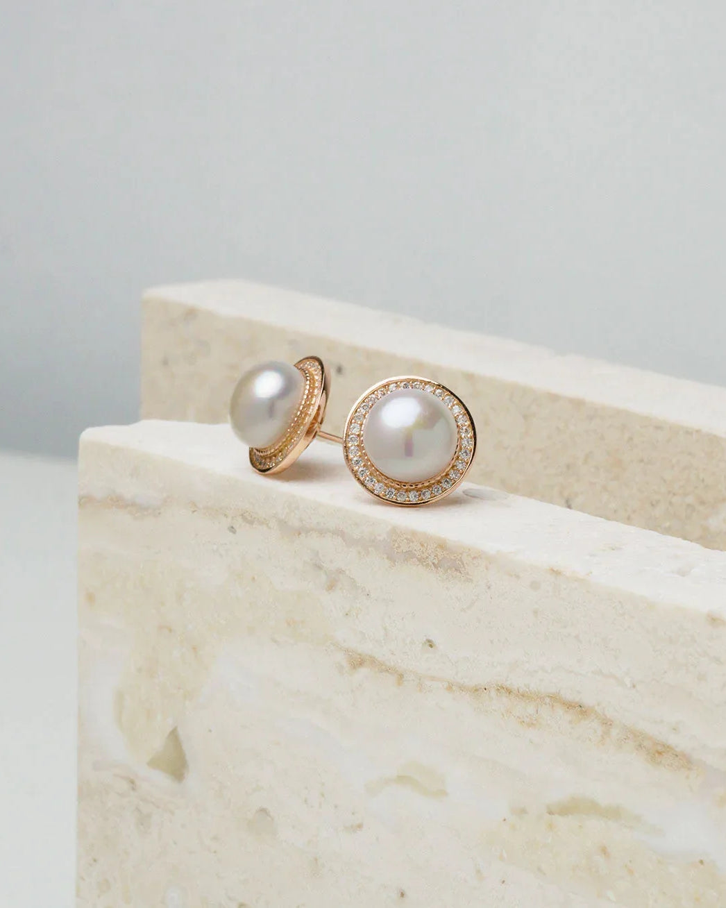 PEARLY LUSTRE | Asian Civilisations Museum Freshwater Pearl Earrings WE00433 | ACM Collection