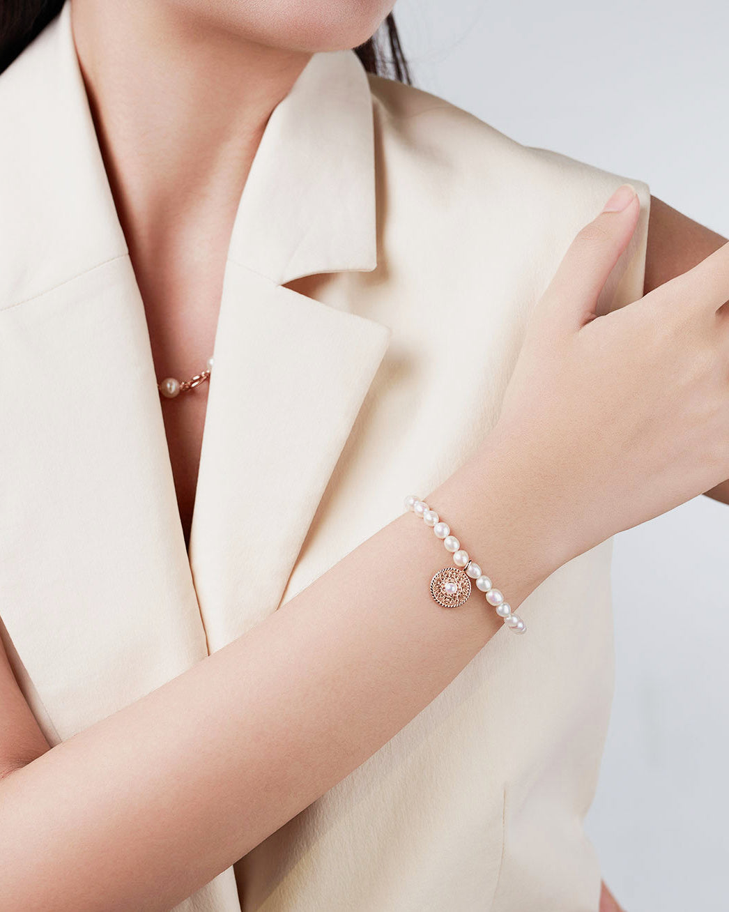 PEARLY LUSTRE | Asian Civilisations Museum Freshwater Pearl Bracelet WB00237 | ACM Collection