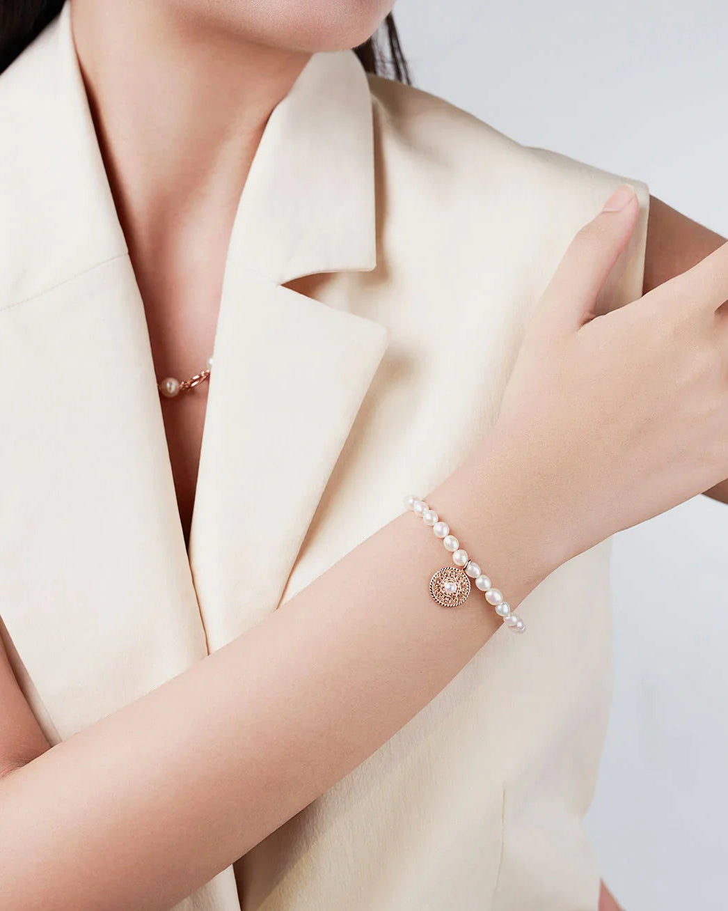 PEARLY LUSTRE | Asian Civilisations Museum Freshwater Pearl Bracelet WB00237 | ACM Collection