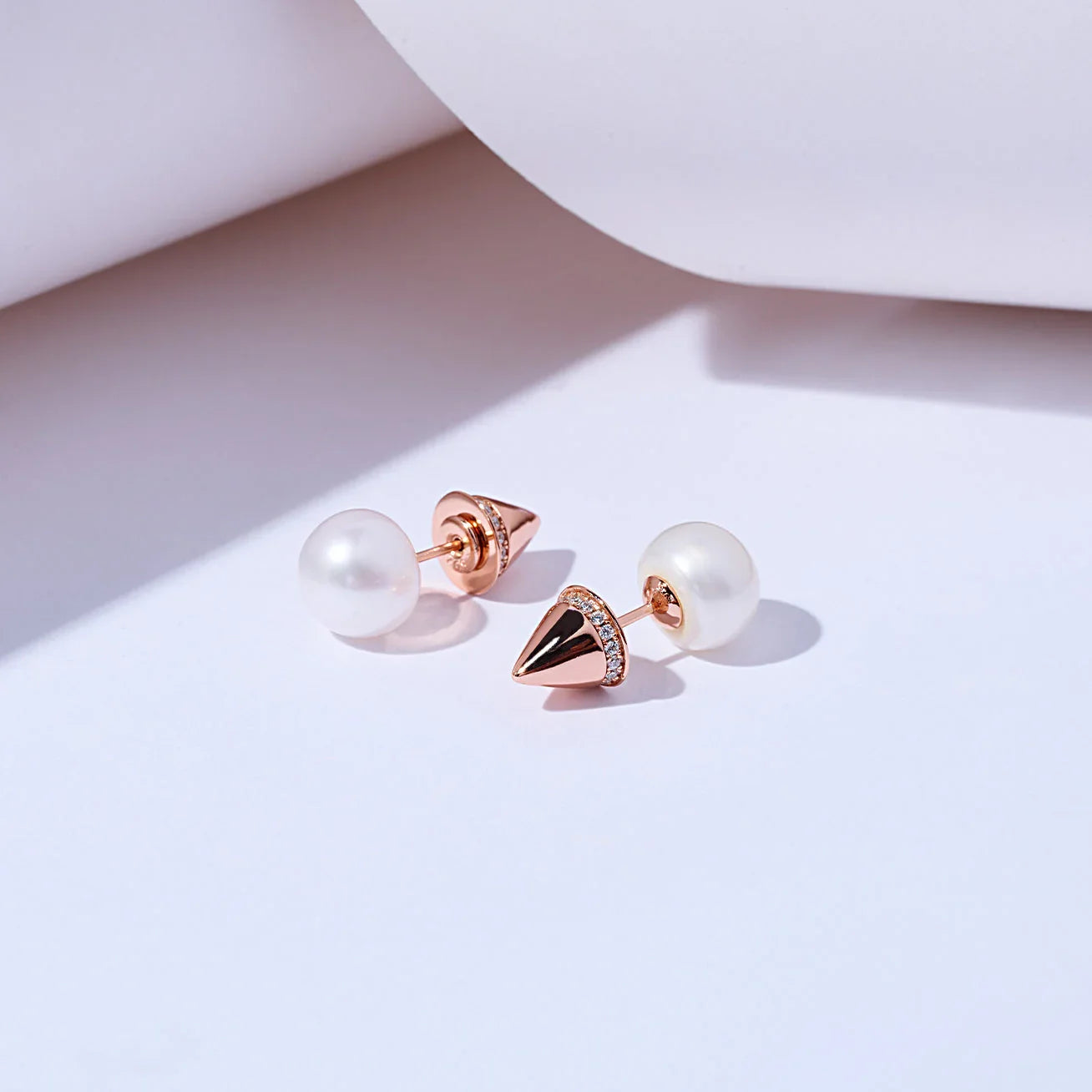 PEARLY LUSTRE | Asian Civilisations Museum Freshwater Pearl Earrings WE00052 | ACM Collection