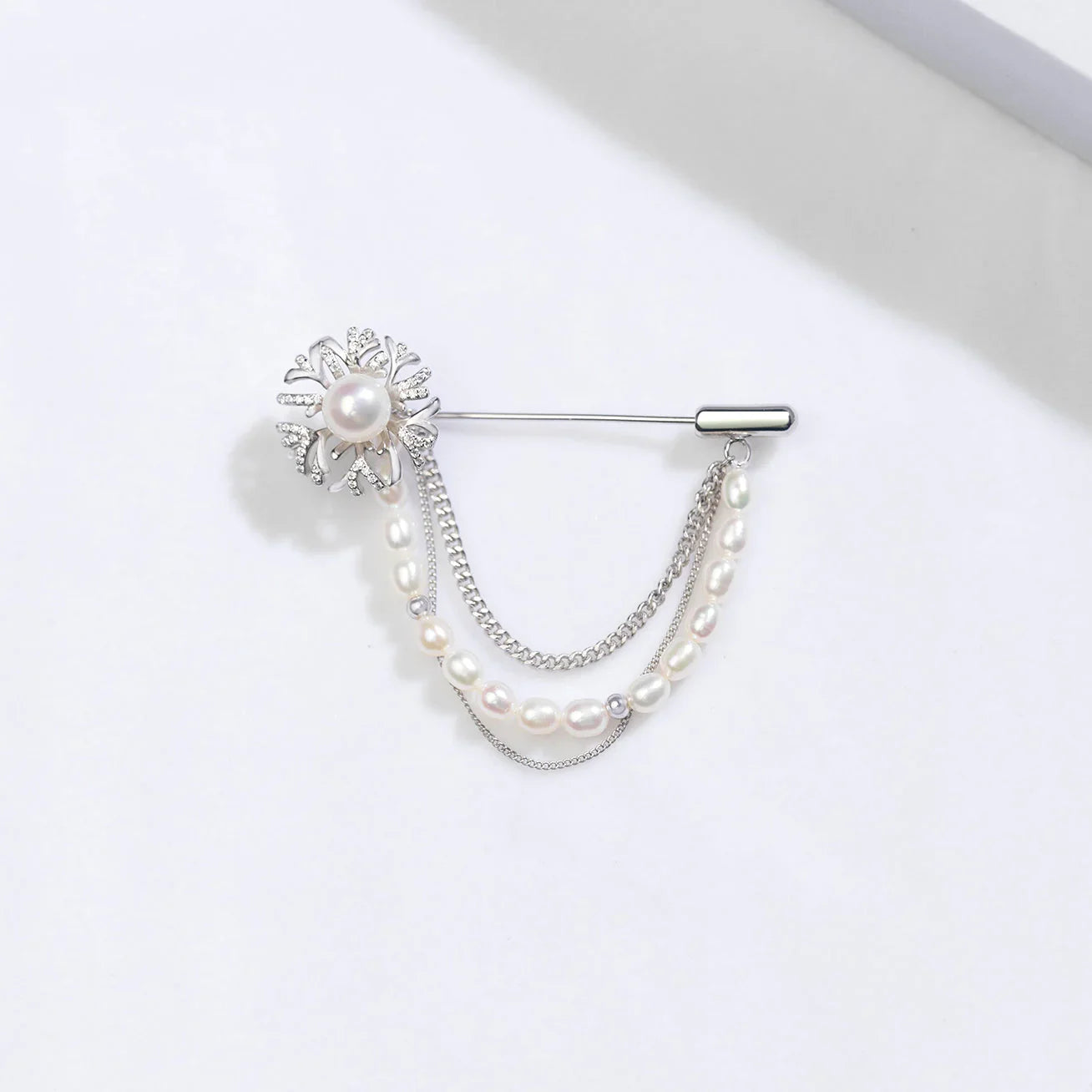 PEARLY LUSTRE | Elegant Freshwater Pearl Brooch WC00052 | GARDENS