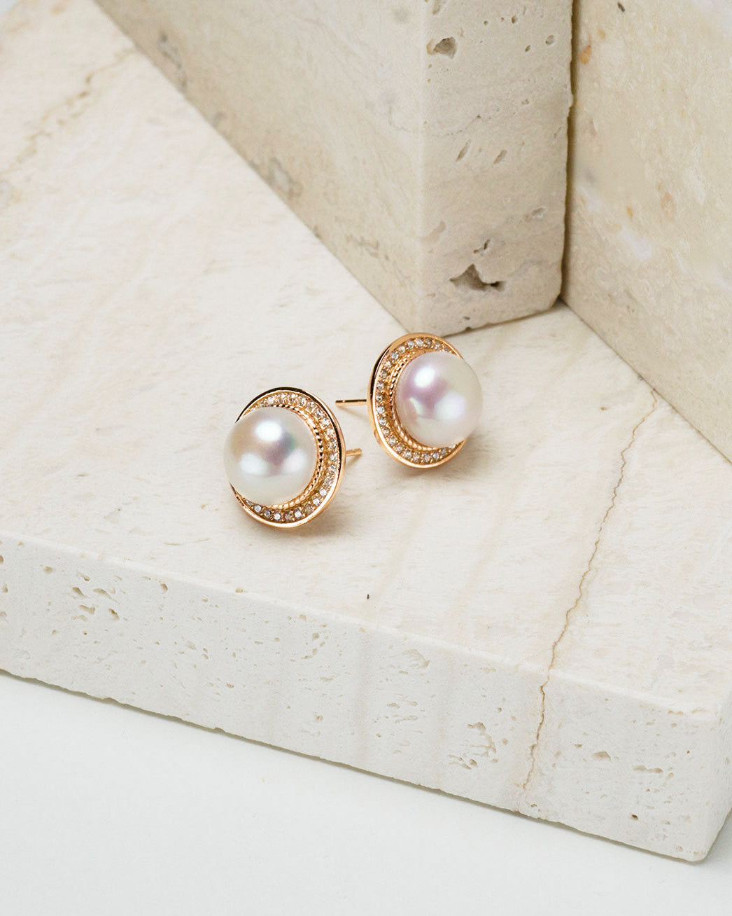PEARLY LUSTRE | Asian Civilisations Museum Freshwater Pearl Earrings WE00433 | ACM Collection