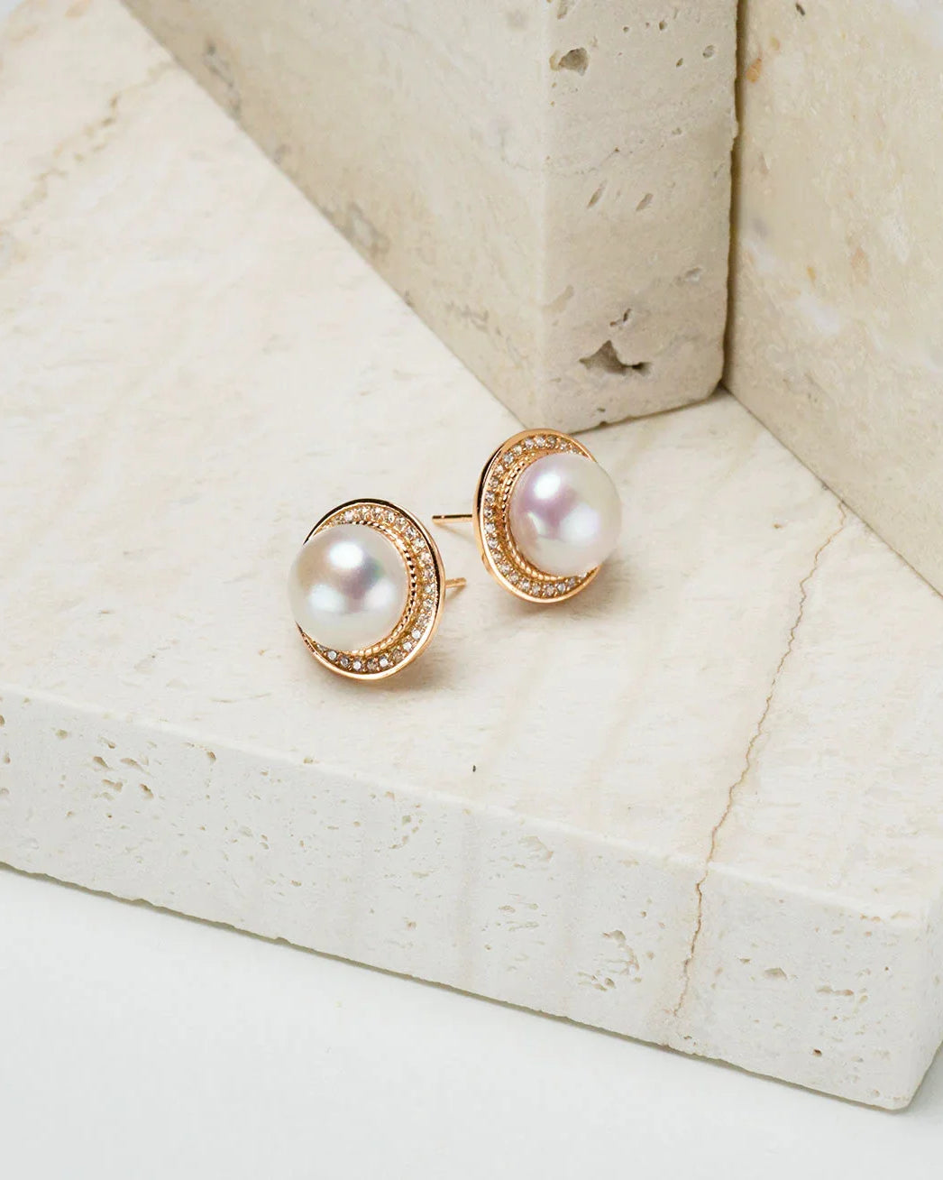 PEARLY LUSTRE | Asian Civilisations Museum Freshwater Pearl Earrings WE00433 | ACM Collection