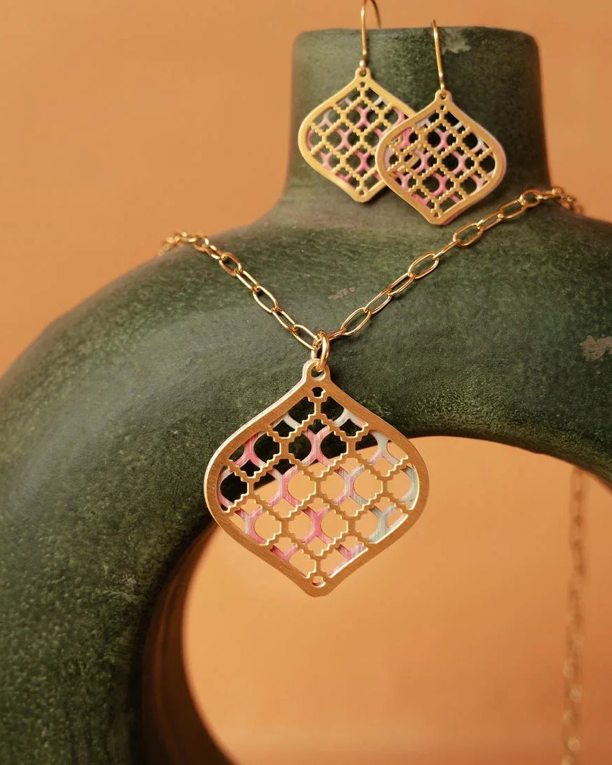 EMBRACE JEWELLERY | Woven Leaves Necklace