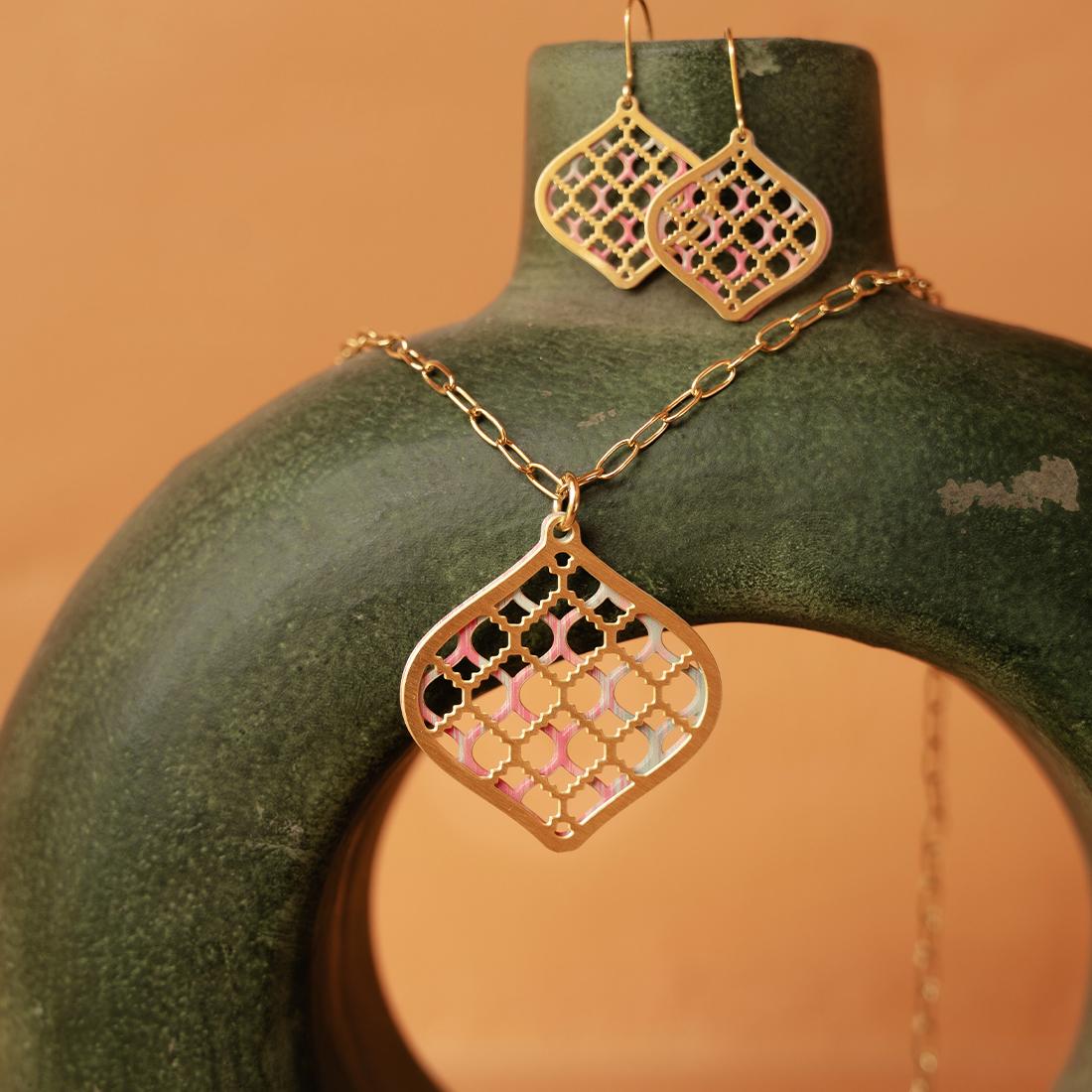 EMBRACE JEWELLERY | Woven Leaves Necklace