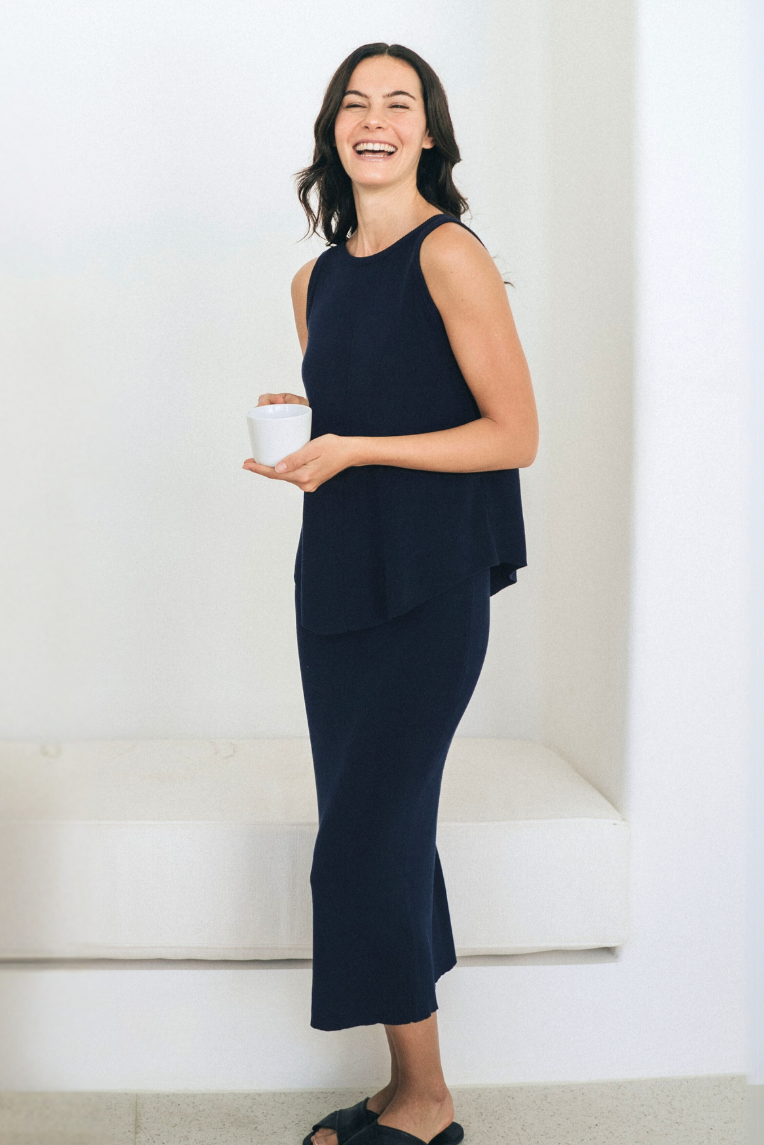 OLIVE BASICS | Leah Super Stretch Slit Skirt