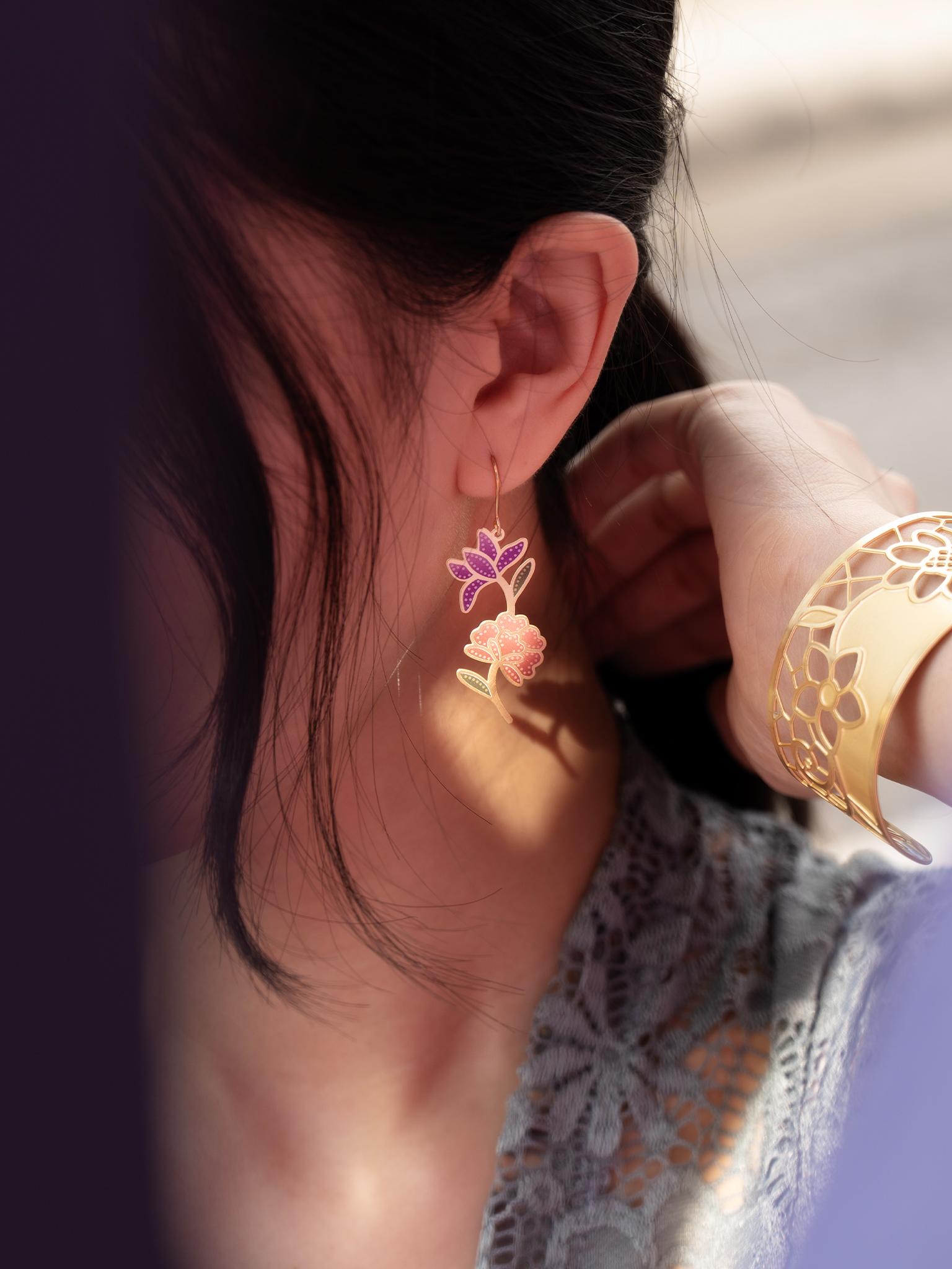 EMBRACE JEWELLERY | Floral Trail Earrings