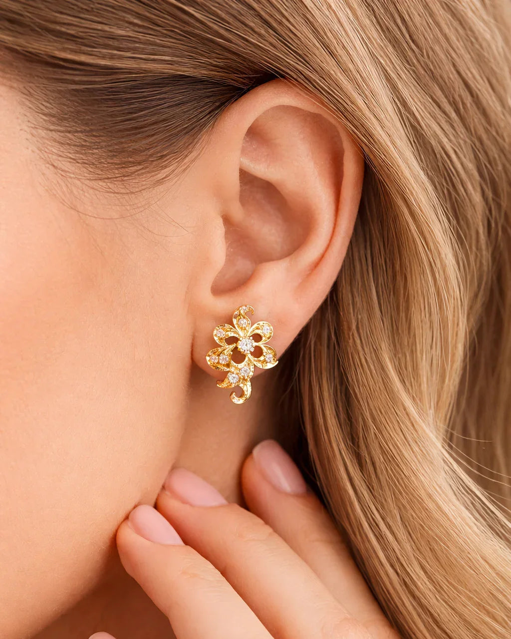 FOUNDATION JEWELLERS | 750 Y/G Peranakan Natural Diamond Ear Stud "Flower" 3.24gm, D16-0.36ct