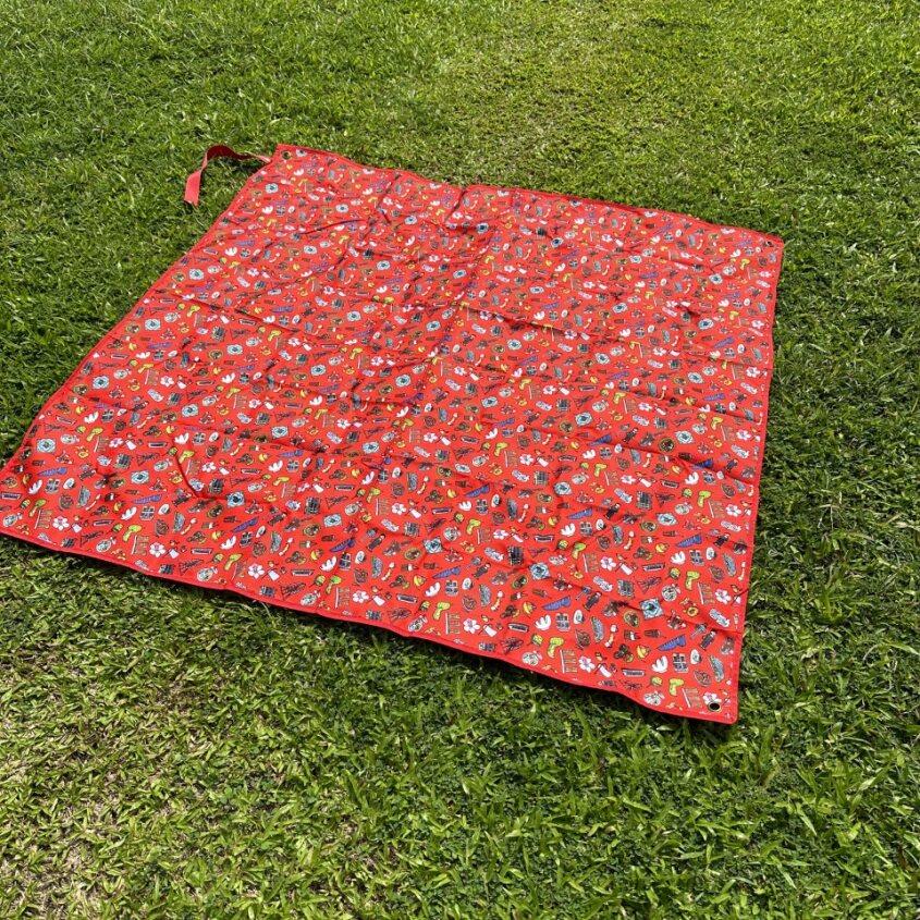 THE ART FACULTY | Picnic Mat With Pegs