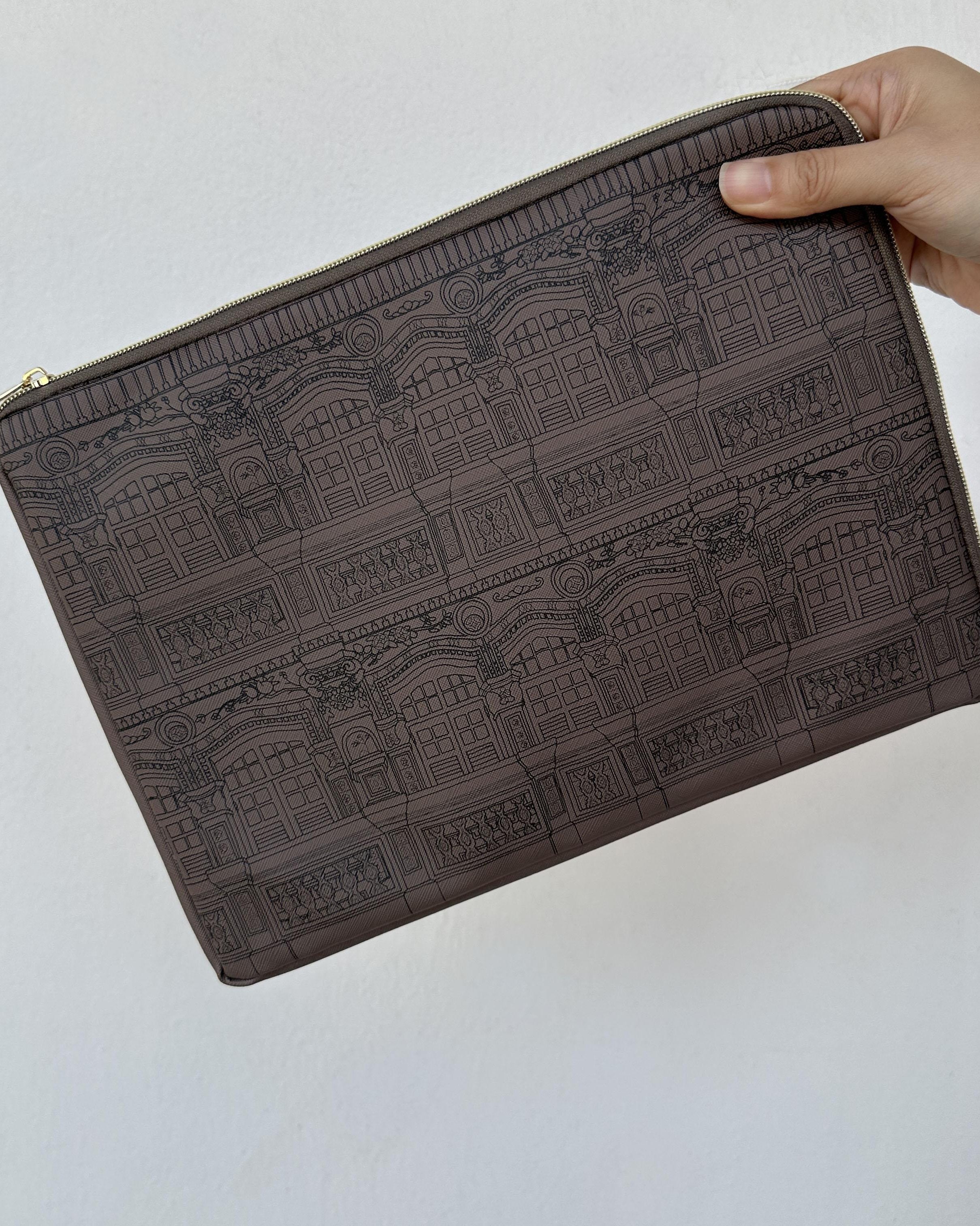 THE ART FACULTY | Multicase A4