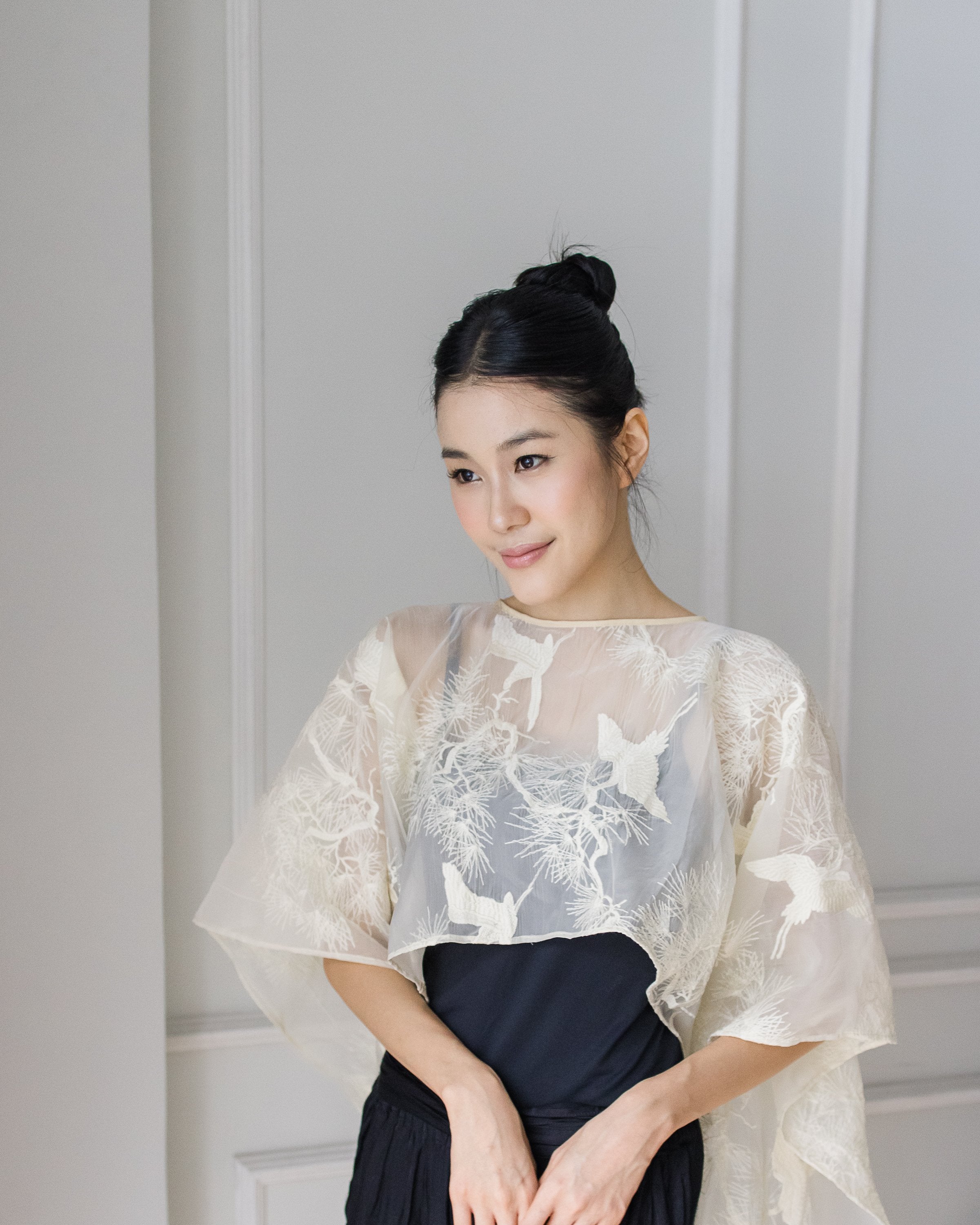 PAOPAO | 鹤 HÈ Sheer Cape
