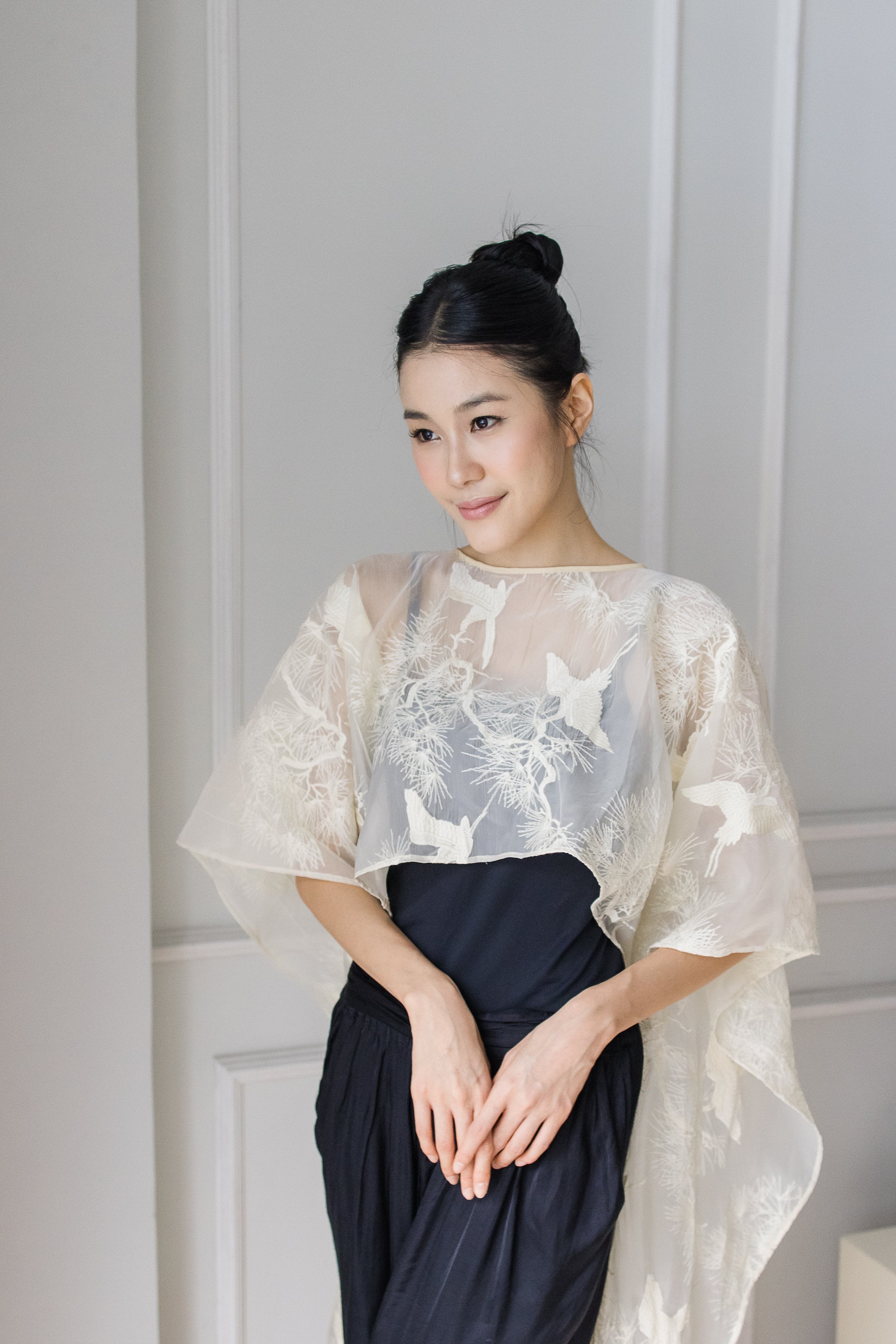 PAOPAO | 鹤 HÈ Sheer Cape