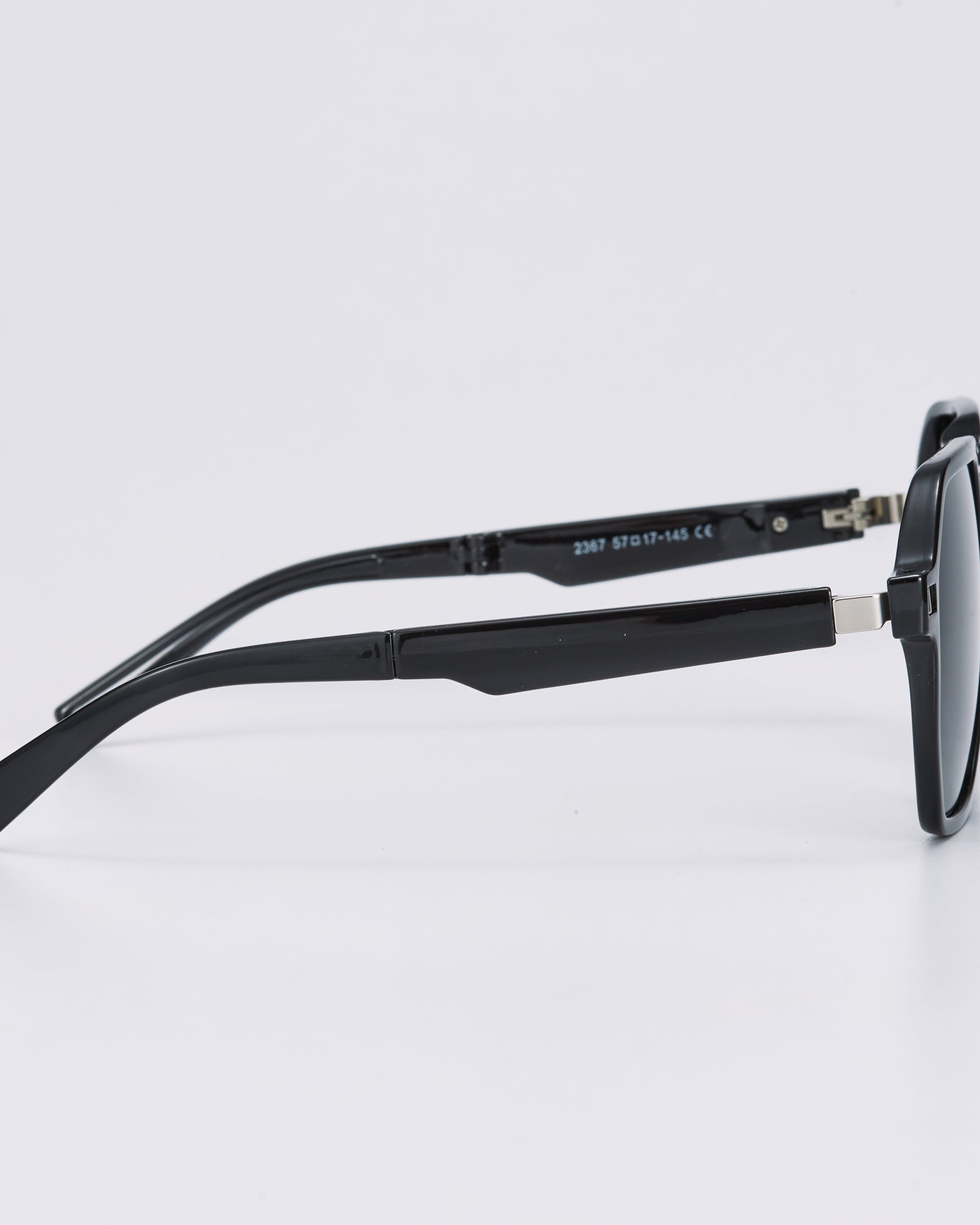 PROJECTWEAR | DAEMYN Polarized Sunglasses Black/Black