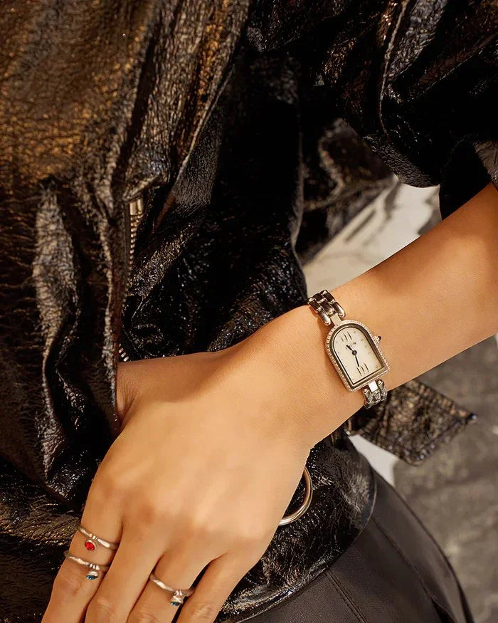 BLACK BY BLUE BRAVE | THCN N· II White Mother-of-Pearl Silver Bracelet Watch