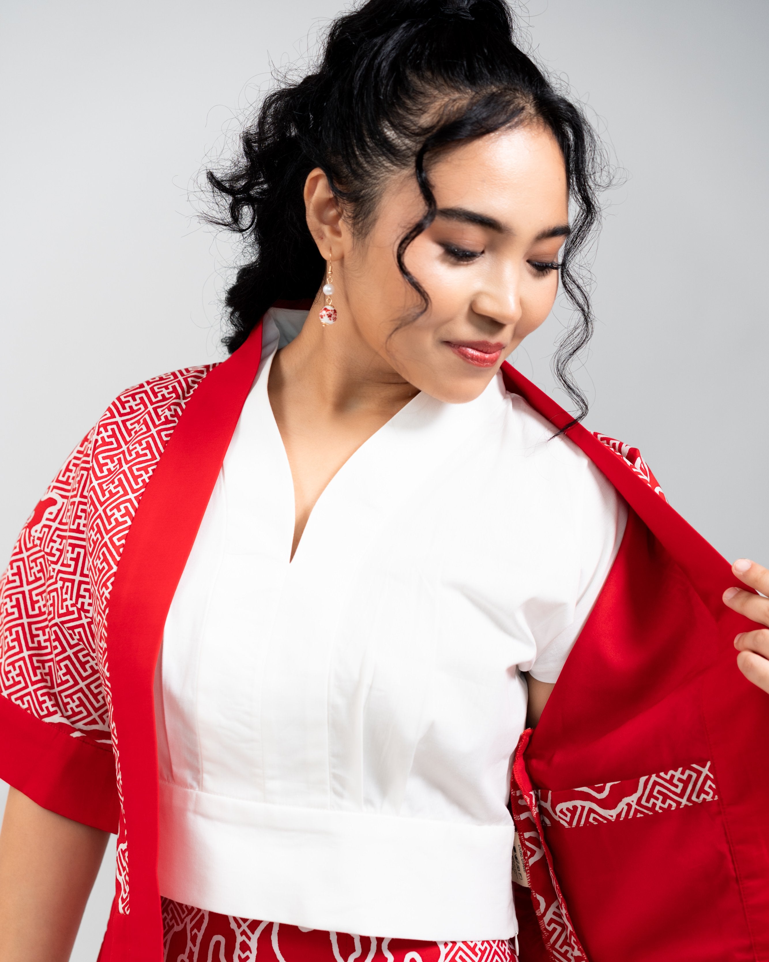STUDIO GYPSIED | Batik Crop Jacket In Tumbuh Saga Seed Red