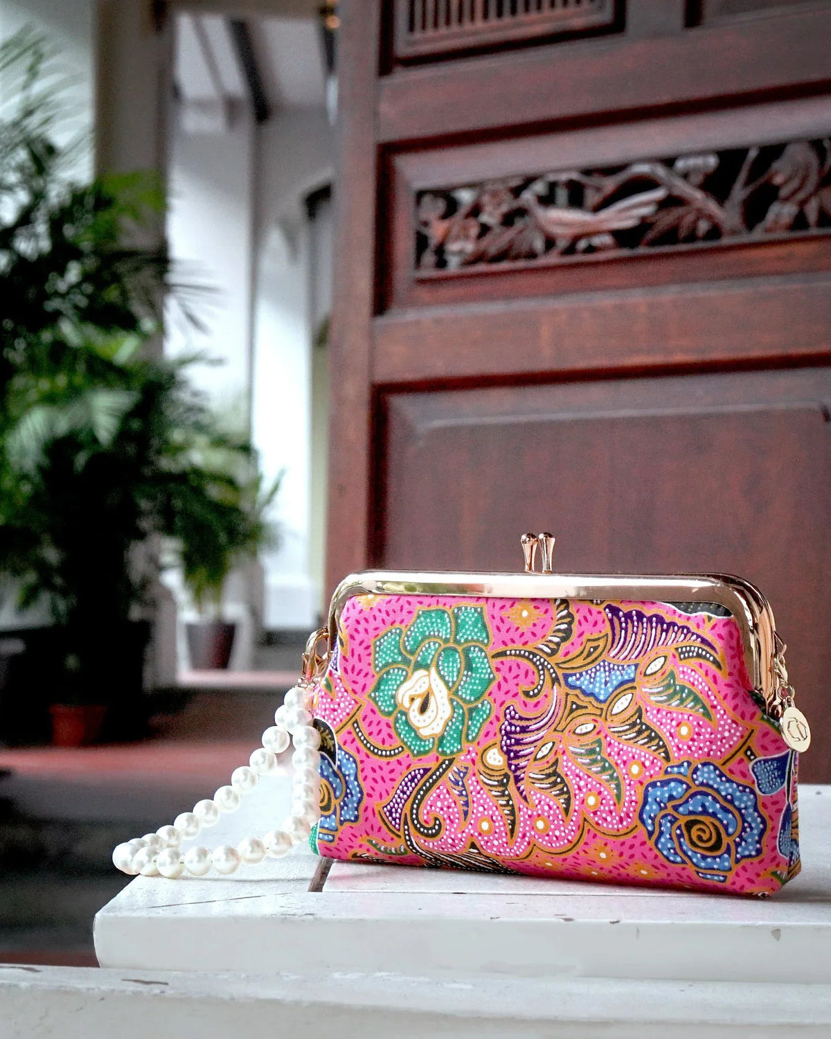 COCOONESE | Wristlet Pouch - Floral Kaleidoscope (PK)