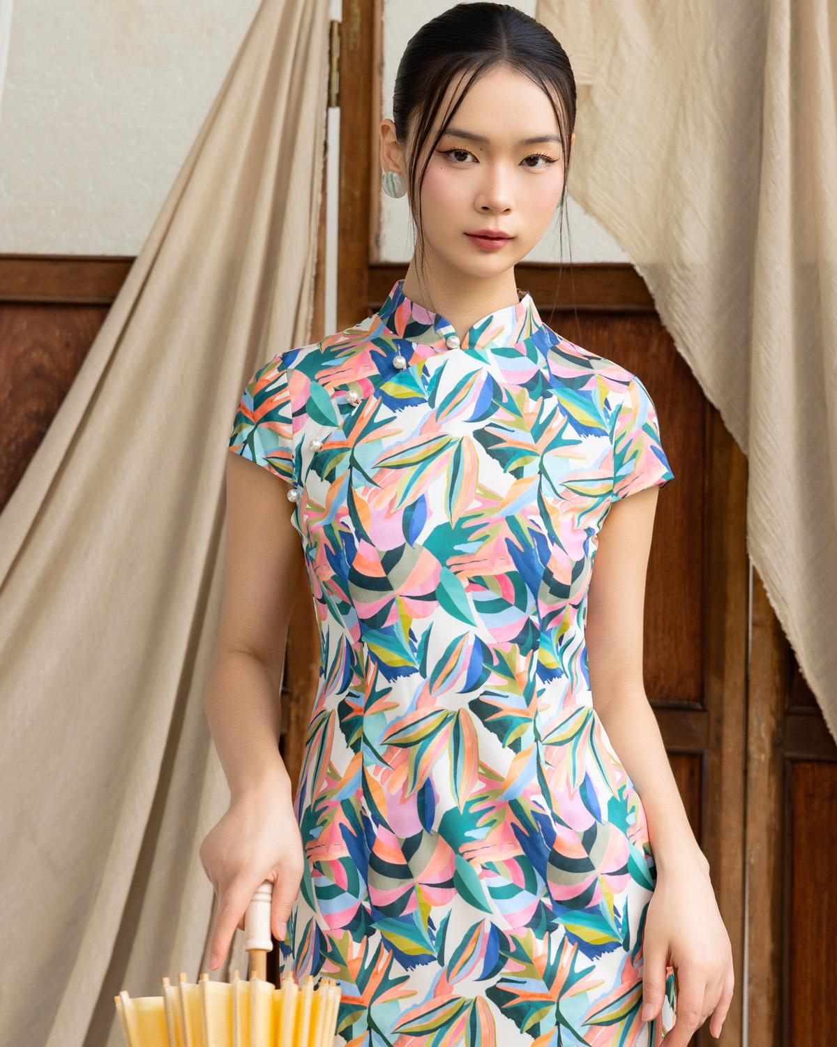 DOTTED LINE | Linda Cheongsam Dress