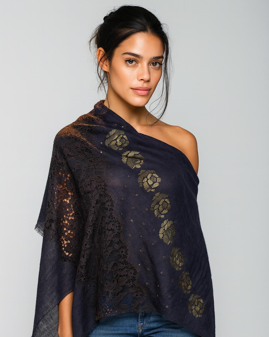 QUEENMARK | AN Zari Work Roses Zari Lace