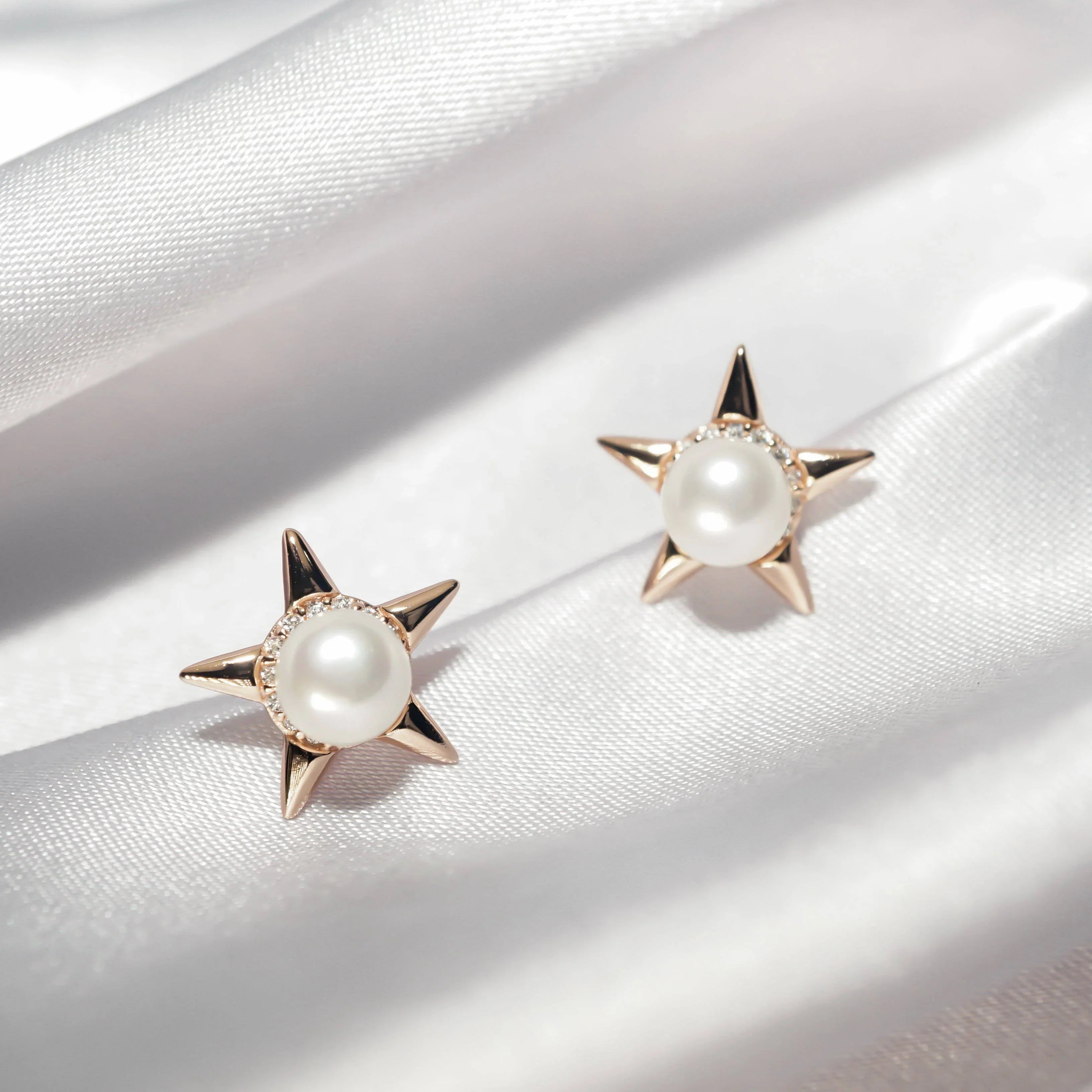 PEARLY LUSTRE | Asian Civilisations Museum Freshwater Pearl Earrings WE00231 | ACM Collection